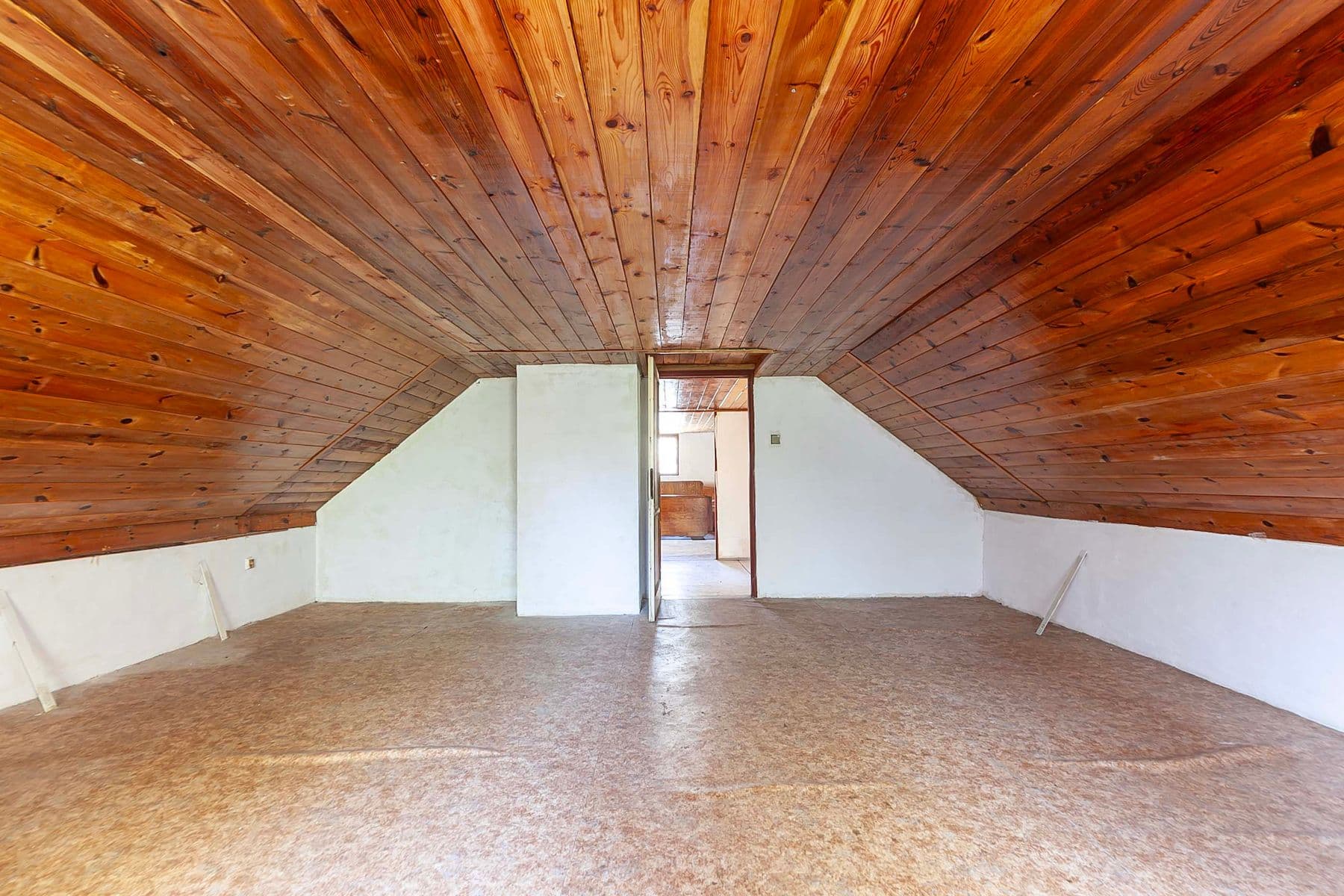 Predaj rekreačného objektu 130 m², pozemek 2.003 m², Skvrňov, Středočeský kraj Predaj rekreačného objektu 130 m², pozemek 2.003 m², Skvrňov, Středočeský kraj