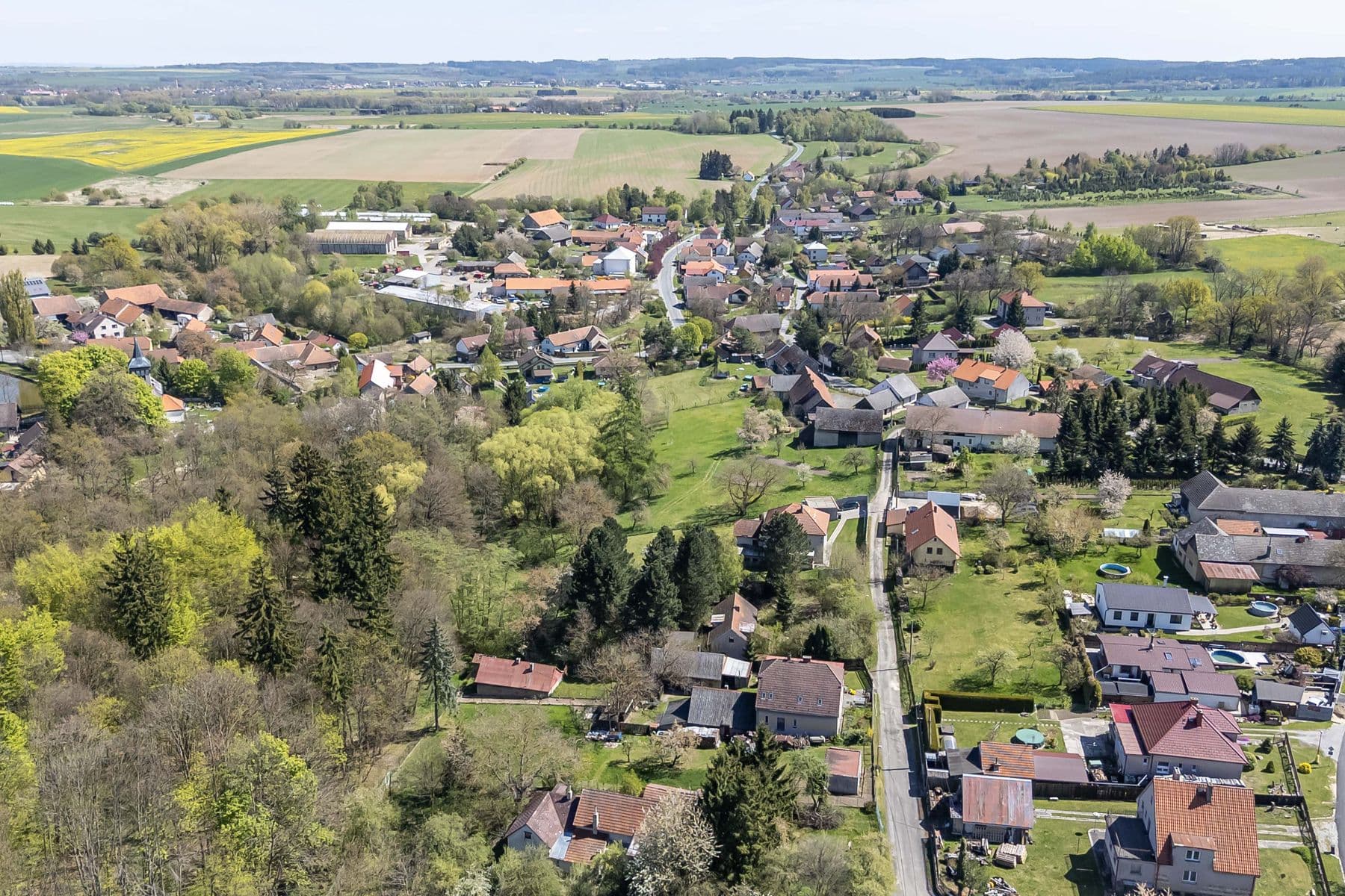 Predaj rekreačného objektu 130 m², pozemek 2.003 m², Skvrňov, Středočeský kraj Predaj rekreačného objektu 130 m², pozemek 2.003 m², Skvrňov, Středočeský kraj