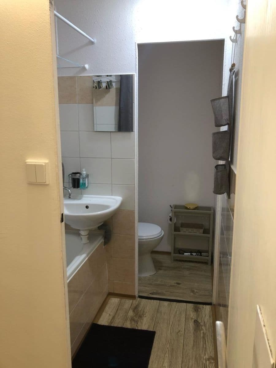 Prenájom bytu 1-izbový 19 m², Východní, Karlovy Vary, Karlovarský kraj Prenájom bytu 1-izbový 19 m², Východní, Karlovy Vary, Karlovarský kraj