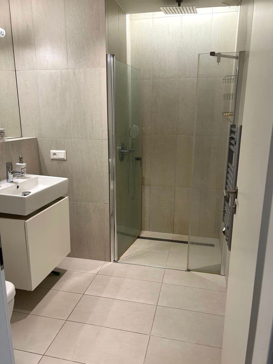 Prenájom bytu 1-izbový 39 m², Altajská, Praha, Praha Prenájom bytu 1-izbový 39 m², Altajská, Praha, Praha