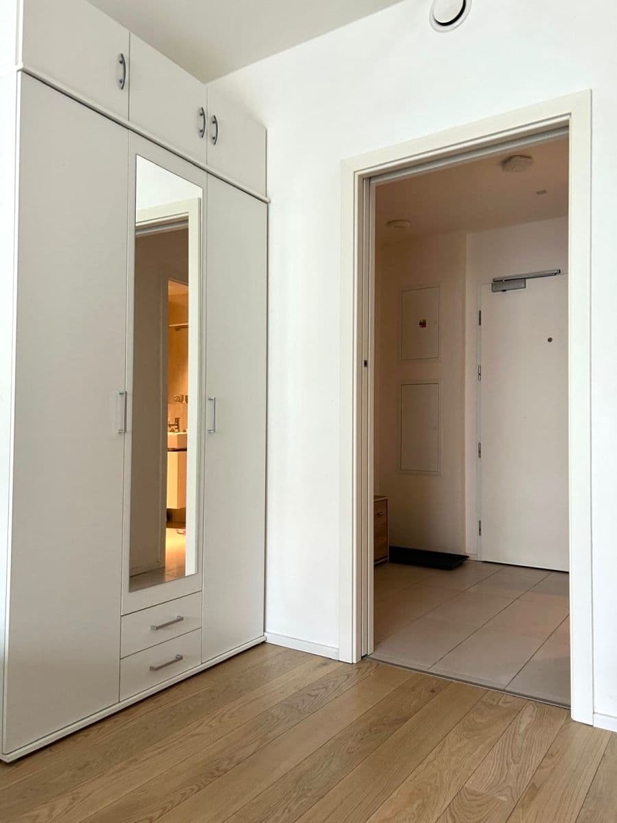 Prenájom bytu 1-izbový 39 m², Altajská, Praha, Praha Prenájom bytu 1-izbový 39 m², Altajská, Praha, Praha