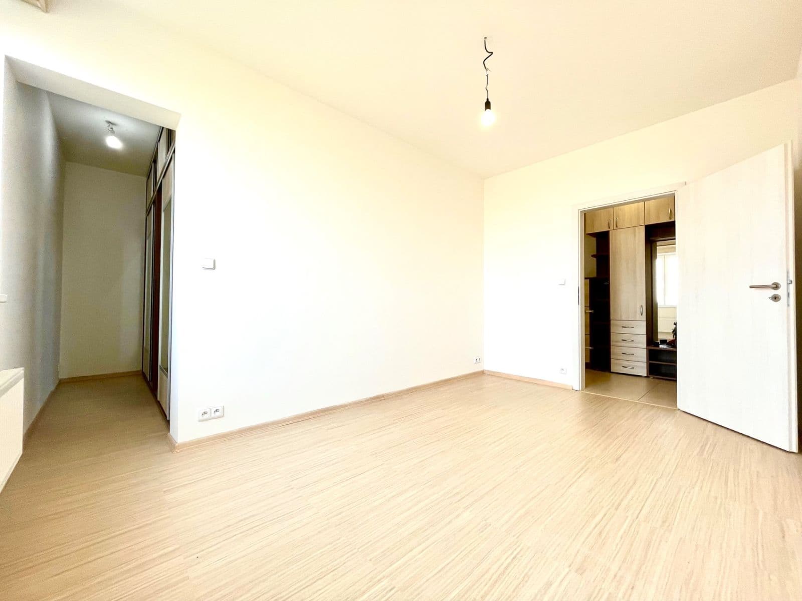 Prenájom bytu 3-izbový 88 m², Cukrova, Praha, Praha Prenájom bytu 3-izbový 88 m², Cukrova, Praha, Praha