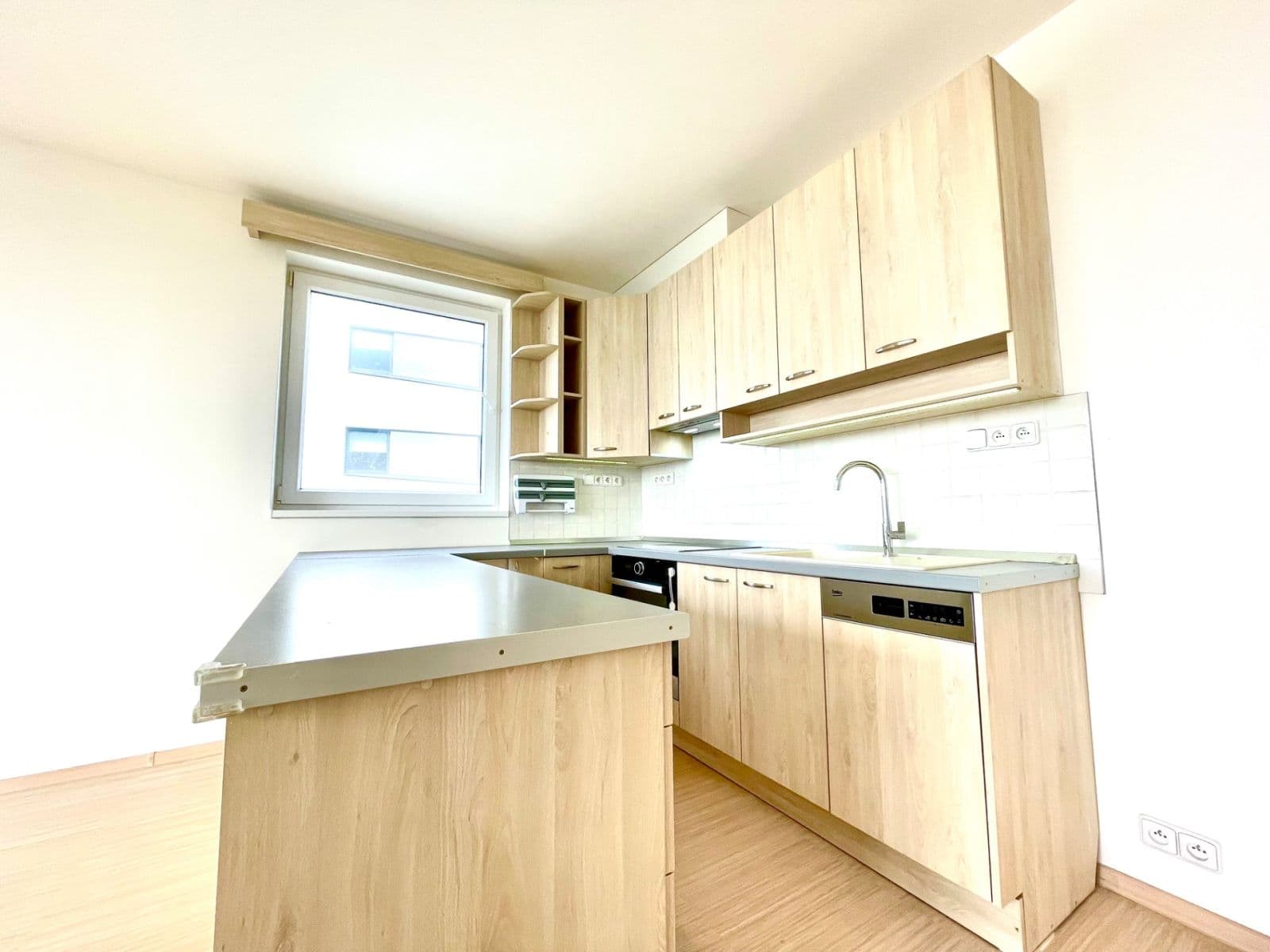 Prenájom bytu 3-izbový 88 m², Cukrova, Praha, Praha Prenájom bytu 3-izbový 88 m², Cukrova, Praha, Praha