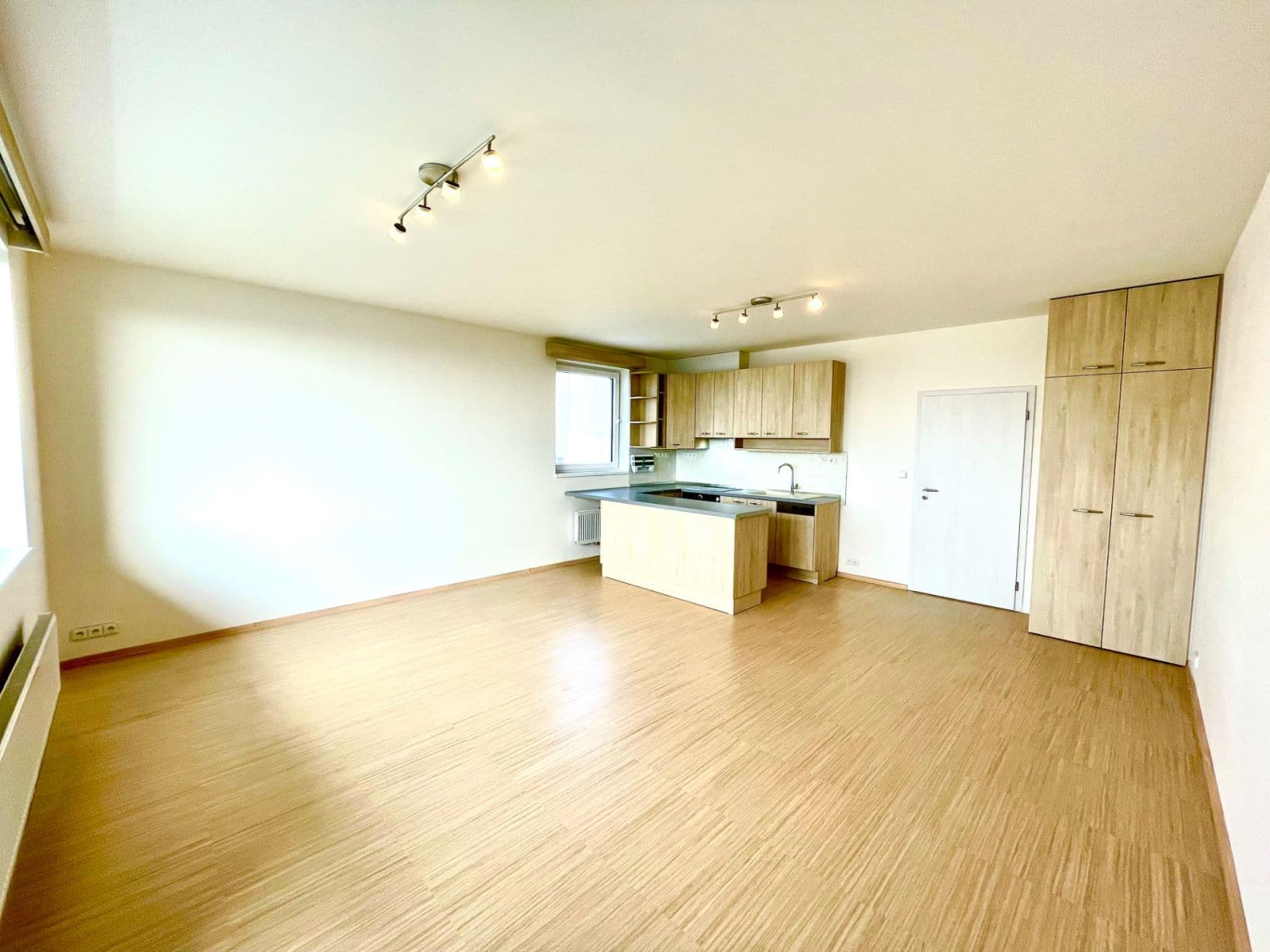 Prenájom bytu 3-izbový 88 m², Cukrova, Praha, Praha Prenájom bytu 3-izbový 88 m², Cukrova, Praha, Praha