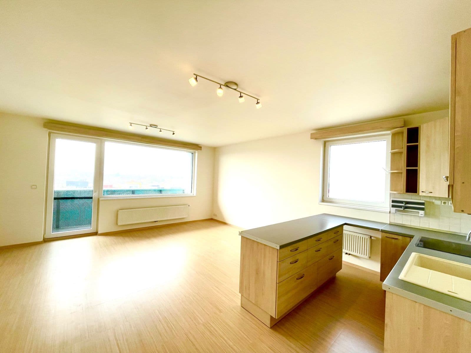 Prenájom bytu 3-izbový 88 m², Cukrova, Praha, Praha Prenájom bytu 3-izbový 88 m², Cukrova, Praha, Praha