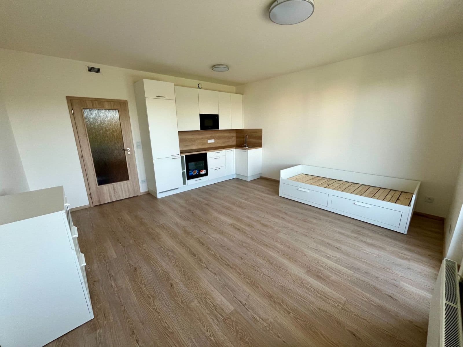 Prenájom bytu 1-izbový 33 m², Strančická, Praha, Praha Prenájom bytu 1-izbový 33 m², Strančická, Praha, Praha