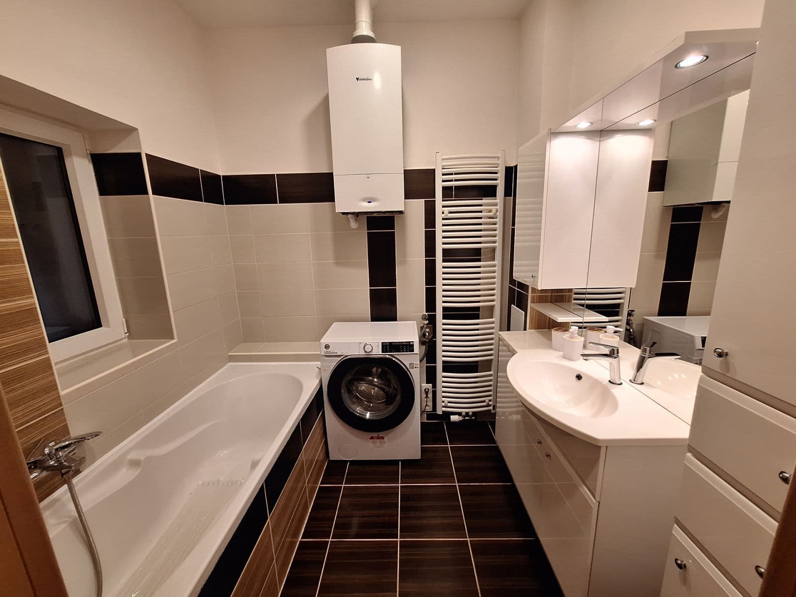 Prenájom bytu 2-izbový 52 m², Jateční, Praha, Praha Prenájom bytu 2-izbový 52 m², Jateční, Praha, Praha