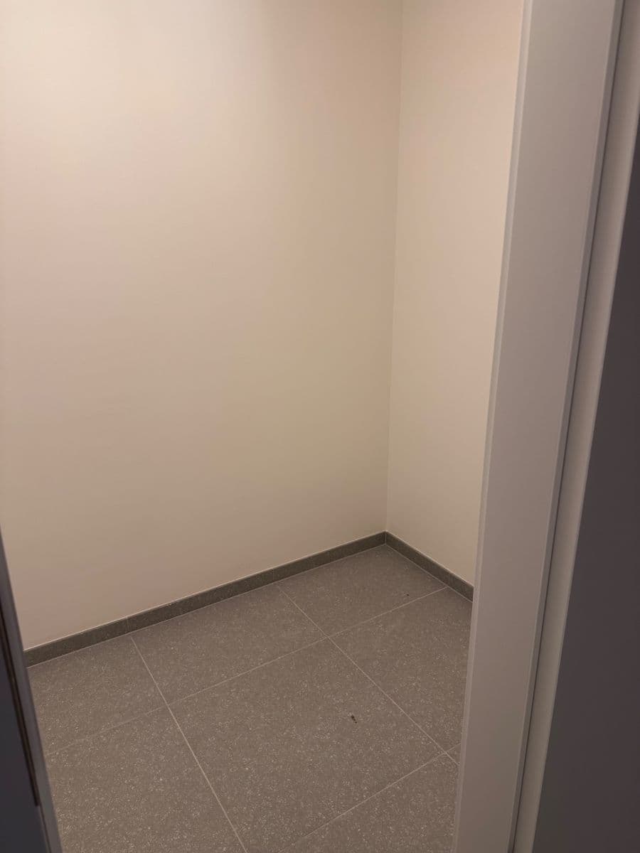 Prenájom bytu 3-izbový 77 m², Kolmanova, Praha, Praha Prenájom bytu 3-izbový 77 m², Kolmanova, Praha, Praha