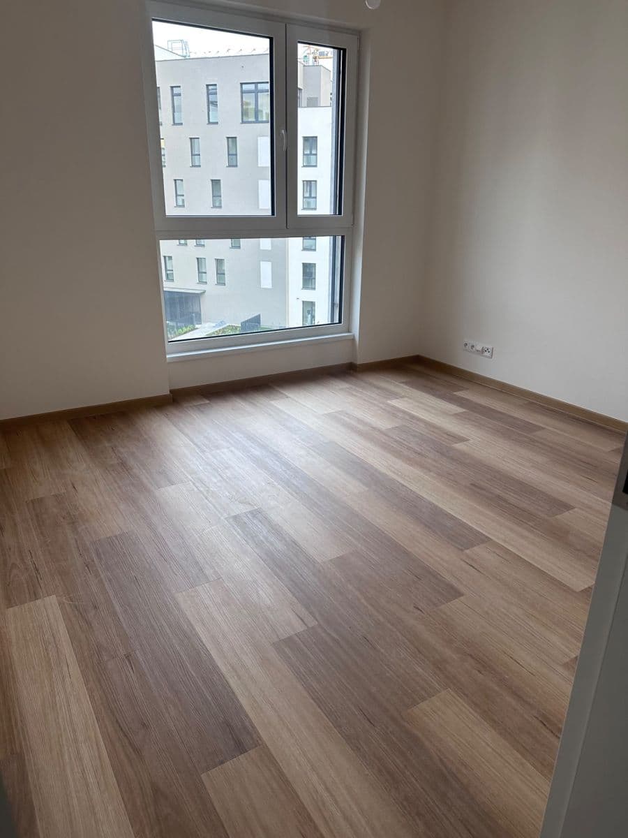 Prenájom bytu 3-izbový 77 m², Kolmanova, Praha, Praha Prenájom bytu 3-izbový 77 m², Kolmanova, Praha, Praha