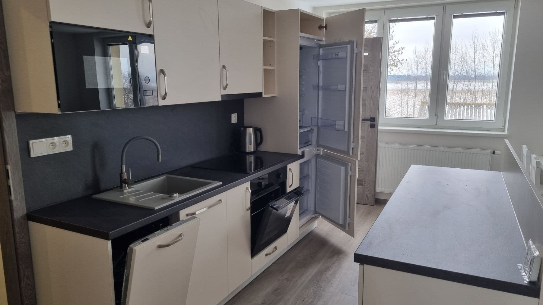 Prenájom bytu 3-izbový 77 m², Vendolí, Pardubický kraj Prenájom bytu 3-izbový 77 m², Vendolí, Pardubický kraj