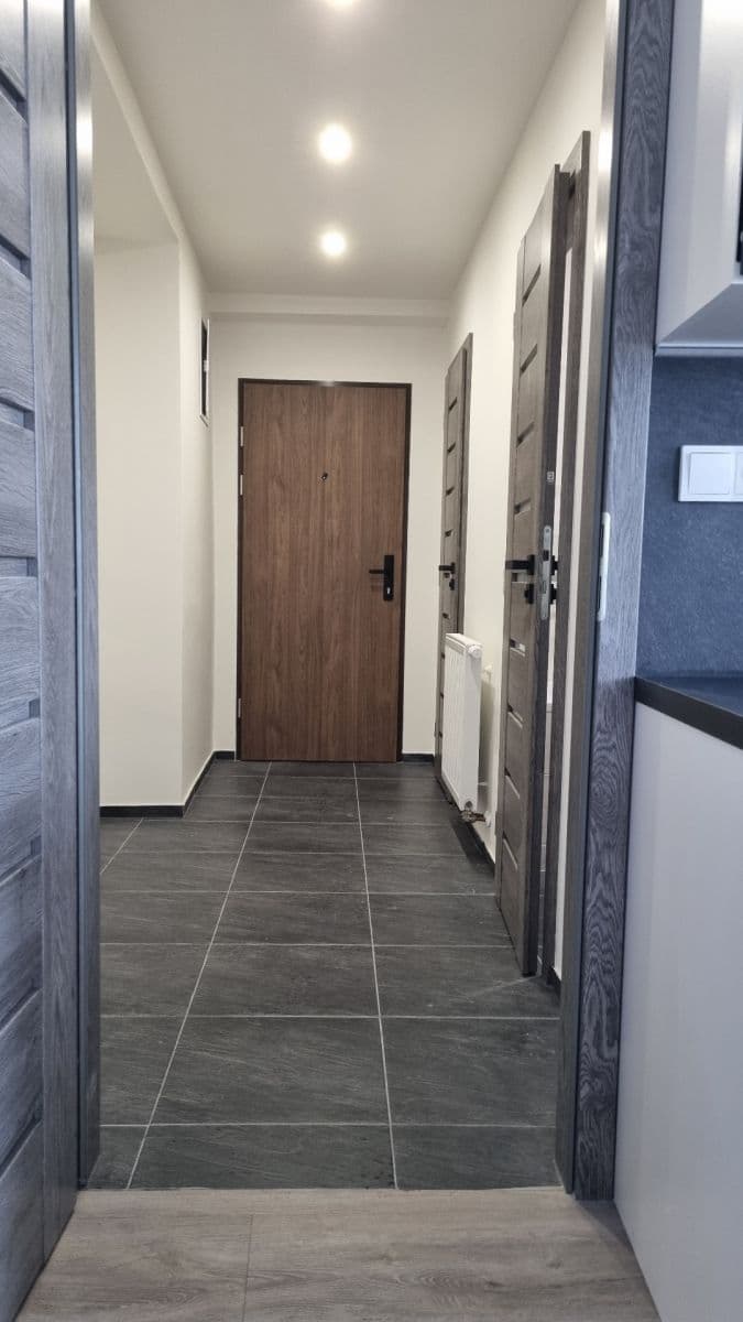 Prenájom bytu 3-izbový 77 m², Vendolí, Pardubický kraj Prenájom bytu 3-izbový 77 m², Vendolí, Pardubický kraj