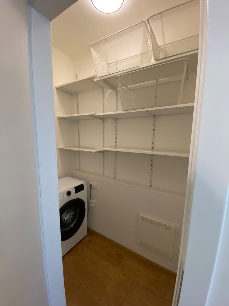 Prenájom bytu 1-izbový 34 m², Pod Harfou, Praha, Praha Prenájom bytu 1-izbový 34 m², Pod Harfou, Praha, Praha