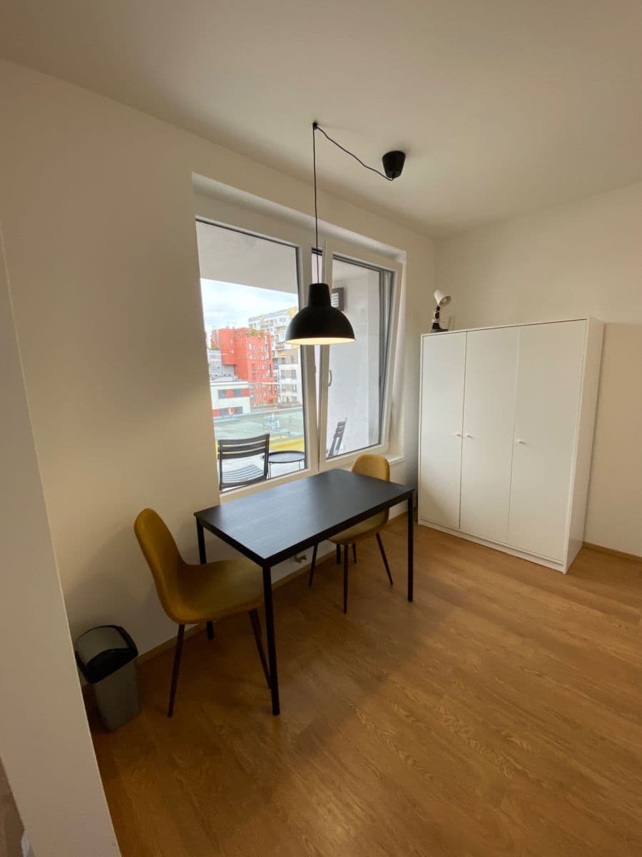 Prenájom bytu 1-izbový 34 m², Pod Harfou, Praha, Praha Prenájom bytu 1-izbový 34 m², Pod Harfou, Praha, Praha