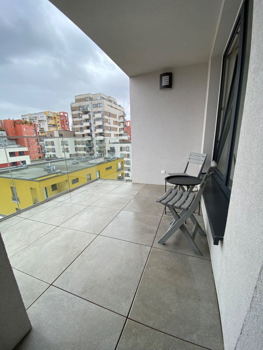 Prenájom bytu 1-izbový 34 m², Pod Harfou, Praha, Praha Prenájom bytu 1-izbový 34 m², Pod Harfou, Praha, Praha
