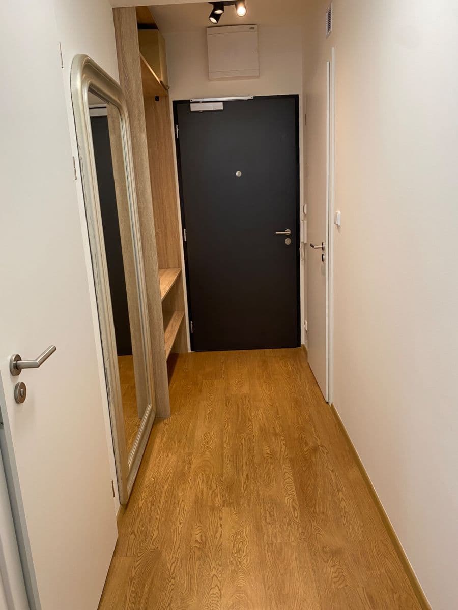 Prenájom bytu 1-izbový 34 m², Pod Harfou, Praha, Praha Prenájom bytu 1-izbový 34 m², Pod Harfou, Praha, Praha
