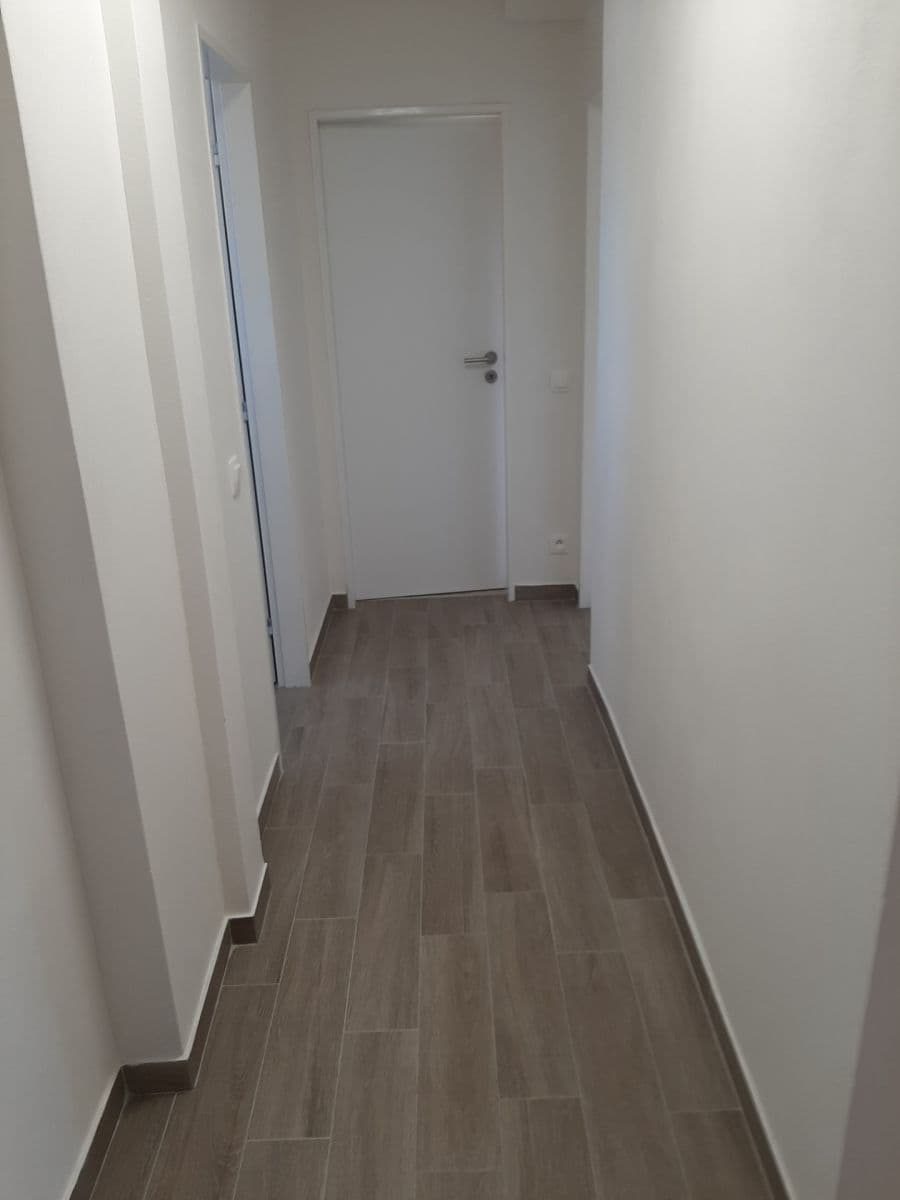 Prenájom bytu 3-izbový 85 m², U Stojanu, Praha, Praha Prenájom bytu 3-izbový 85 m², U Stojanu, Praha, Praha