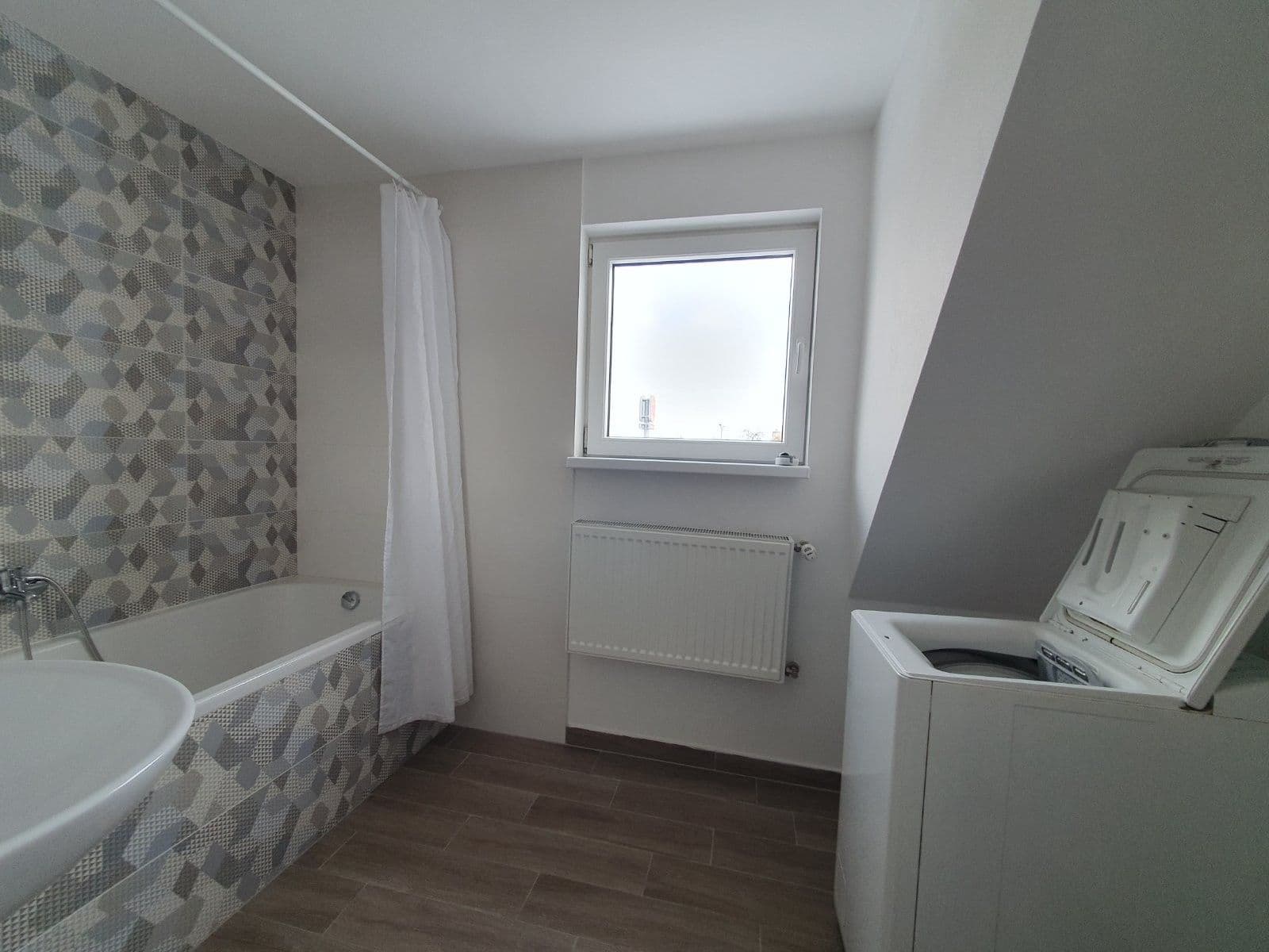 Prenájom bytu 3-izbový 85 m², U Stojanu, Praha, Praha Prenájom bytu 3-izbový 85 m², U Stojanu, Praha, Praha