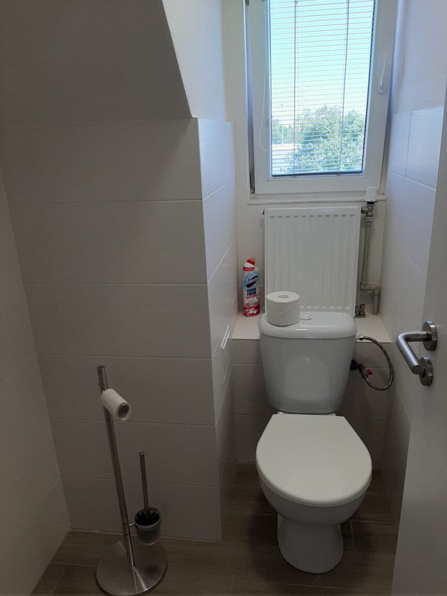Prenájom bytu 3-izbový 85 m², U Stojanu, Praha, Praha Prenájom bytu 3-izbový 85 m², U Stojanu, Praha, Praha