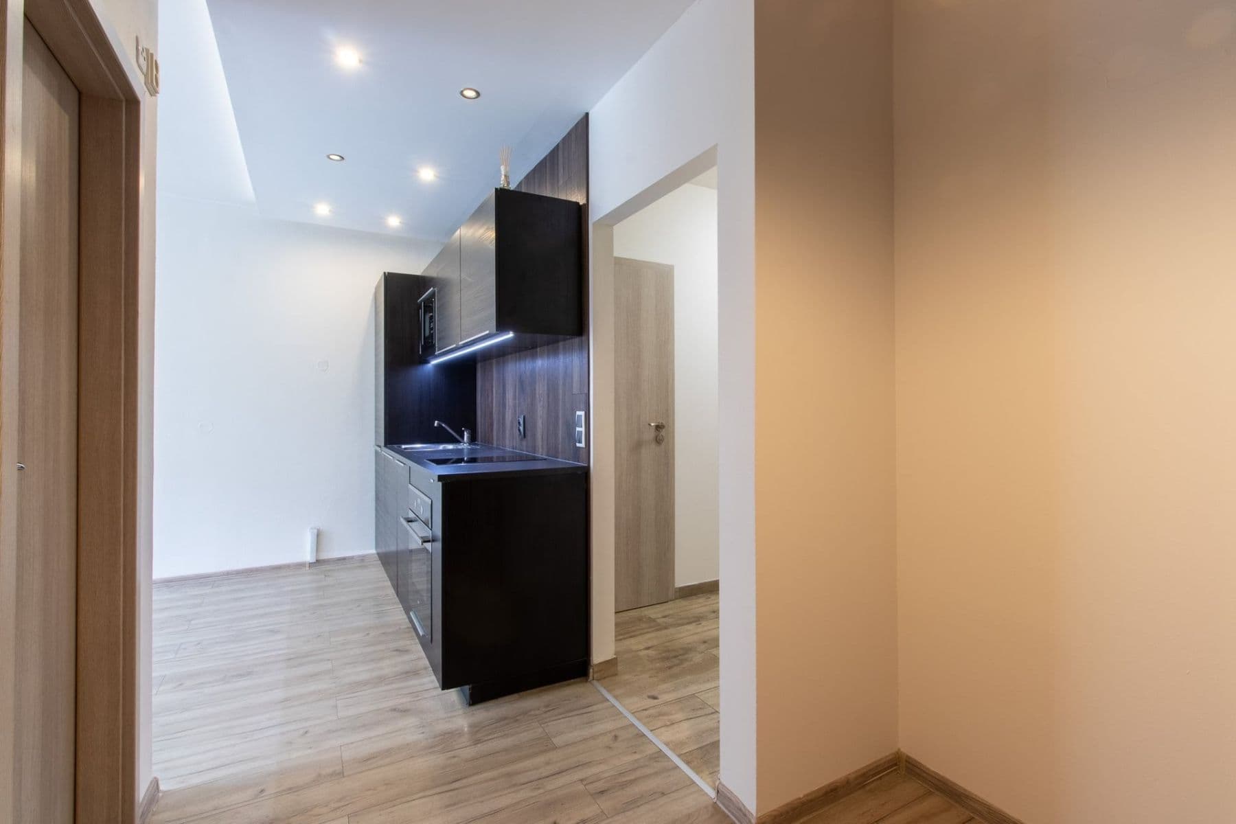 Prenájom bytu 2-izbový 54 m², Chotěšovská, Praha, Praha Prenájom bytu 2-izbový 54 m², Chotěšovská, Praha, Praha