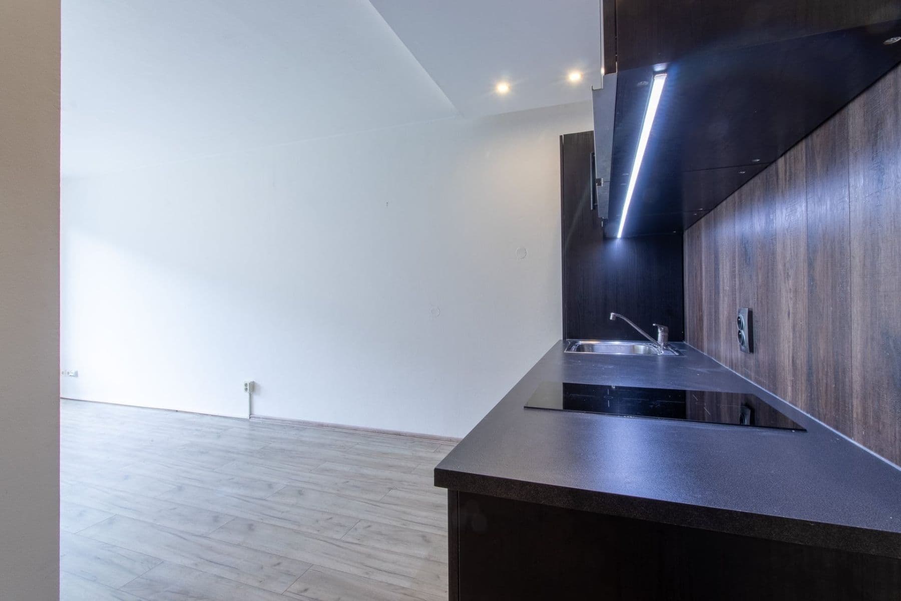 Prenájom bytu 2-izbový 54 m², Chotěšovská, Praha, Praha Prenájom bytu 2-izbový 54 m², Chotěšovská, Praha, Praha