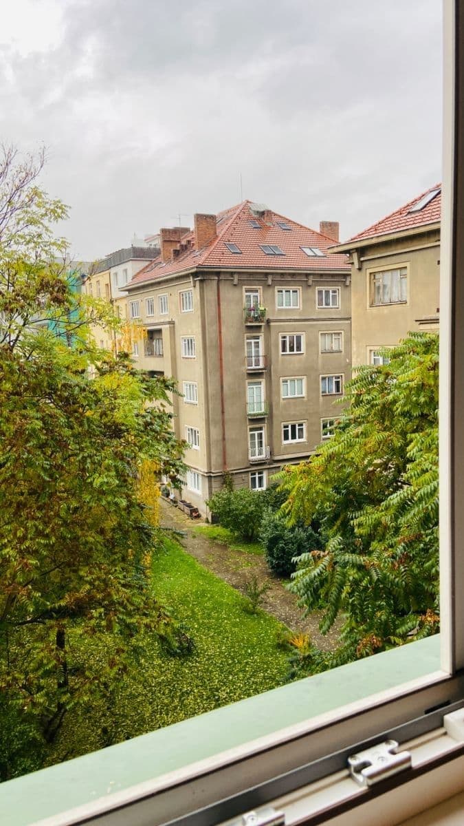 Prenájom bytu 2-izbový 50 m², Komunardů, Praha, Praha Prenájom bytu 2-izbový 50 m², Komunardů, Praha, Praha