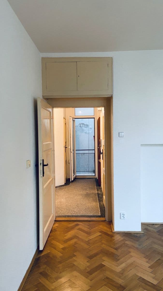 Prenájom bytu 2-izbový 50 m², Komunardů, Praha, Praha Prenájom bytu 2-izbový 50 m², Komunardů, Praha, Praha