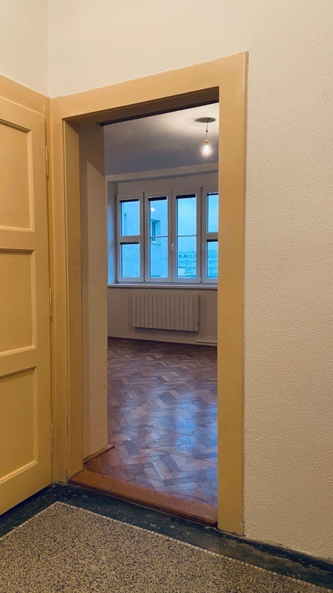 Prenájom bytu 2-izbový 50 m², Komunardů, Praha, Praha Prenájom bytu 2-izbový 50 m², Komunardů, Praha, Praha