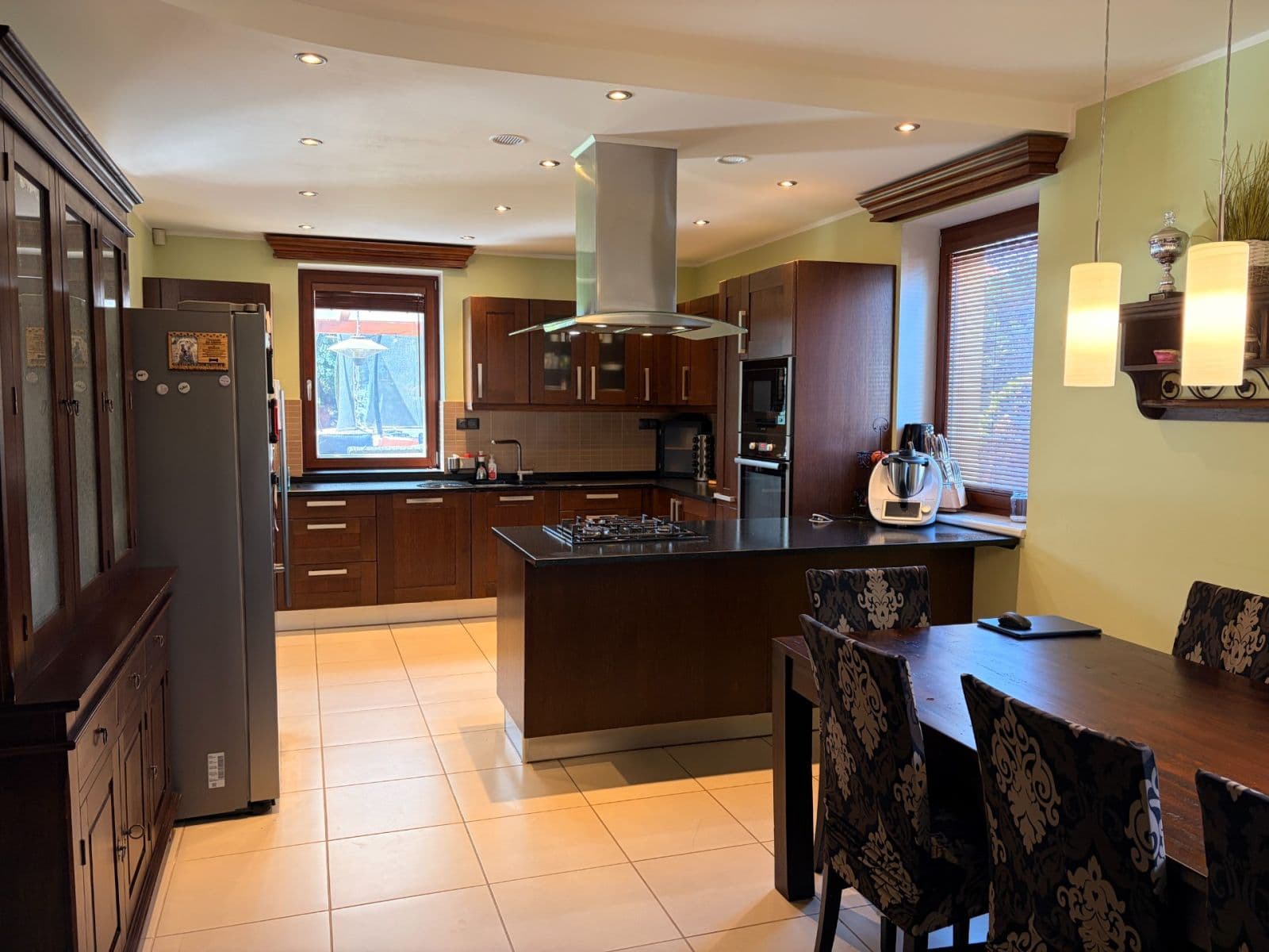 Prenájom domu 300 m², pozemek 1.400 m², Pod Ovčínem, Praha, Praha Prenájom domu 300 m², pozemek 1.400 m², Pod Ovčínem, Praha, Praha
