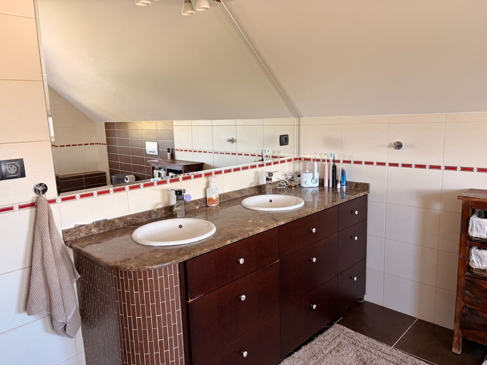 Prenájom domu 300 m², pozemek 1.400 m², Pod Ovčínem, Praha, Praha Prenájom domu 300 m², pozemek 1.400 m², Pod Ovčínem, Praha, Praha