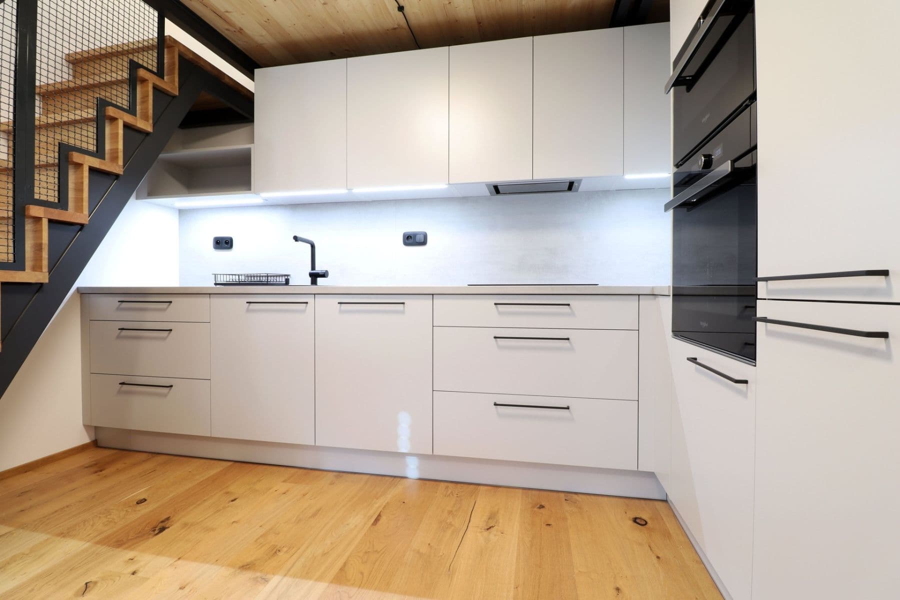 Prenájom bytu 2-izbový 55 m², Naskové, Praha, Praha Prenájom bytu 2-izbový 55 m², Naskové, Praha, Praha