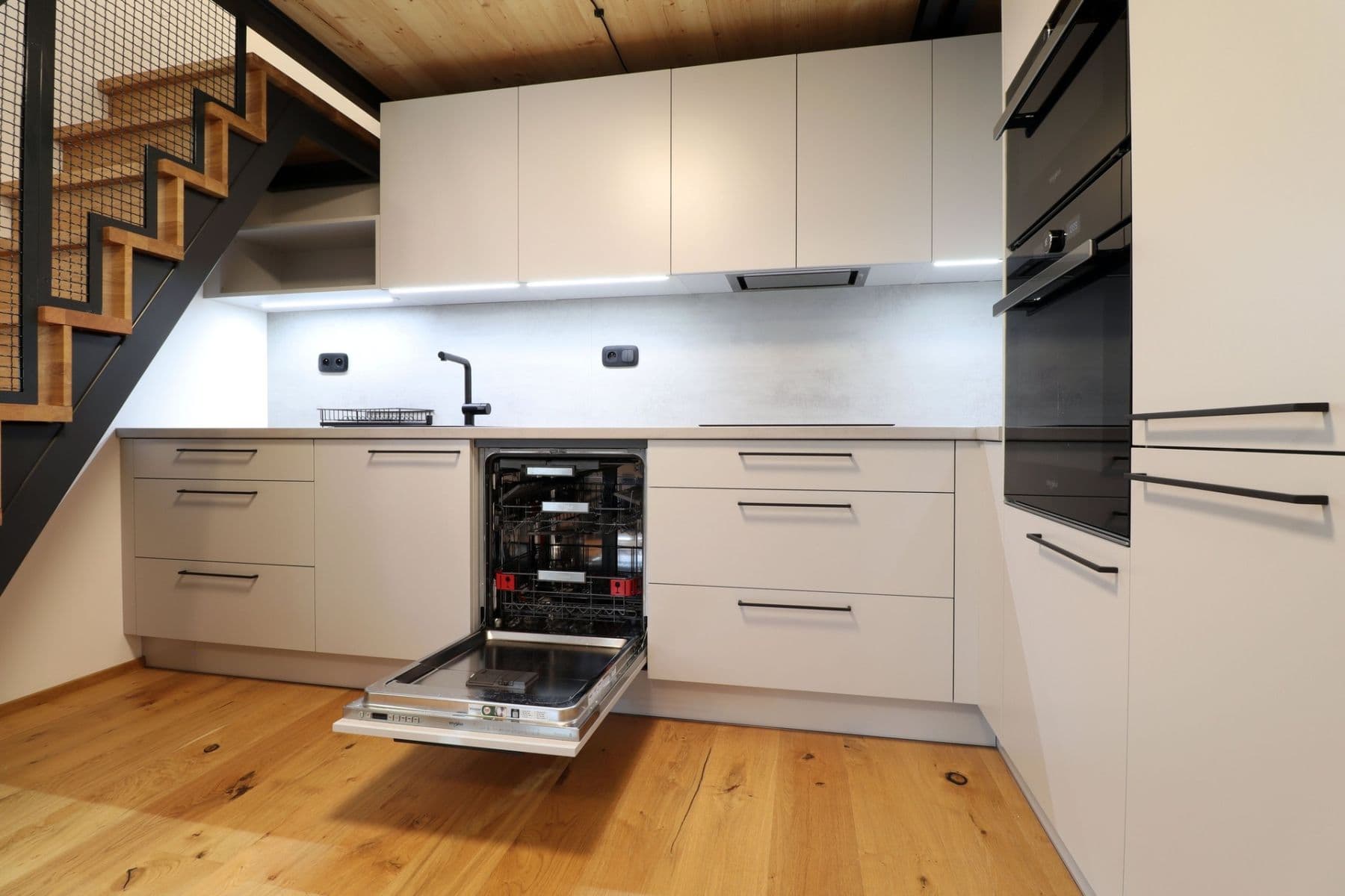 Prenájom bytu 2-izbový 55 m², Naskové, Praha, Praha Prenájom bytu 2-izbový 55 m², Naskové, Praha, Praha