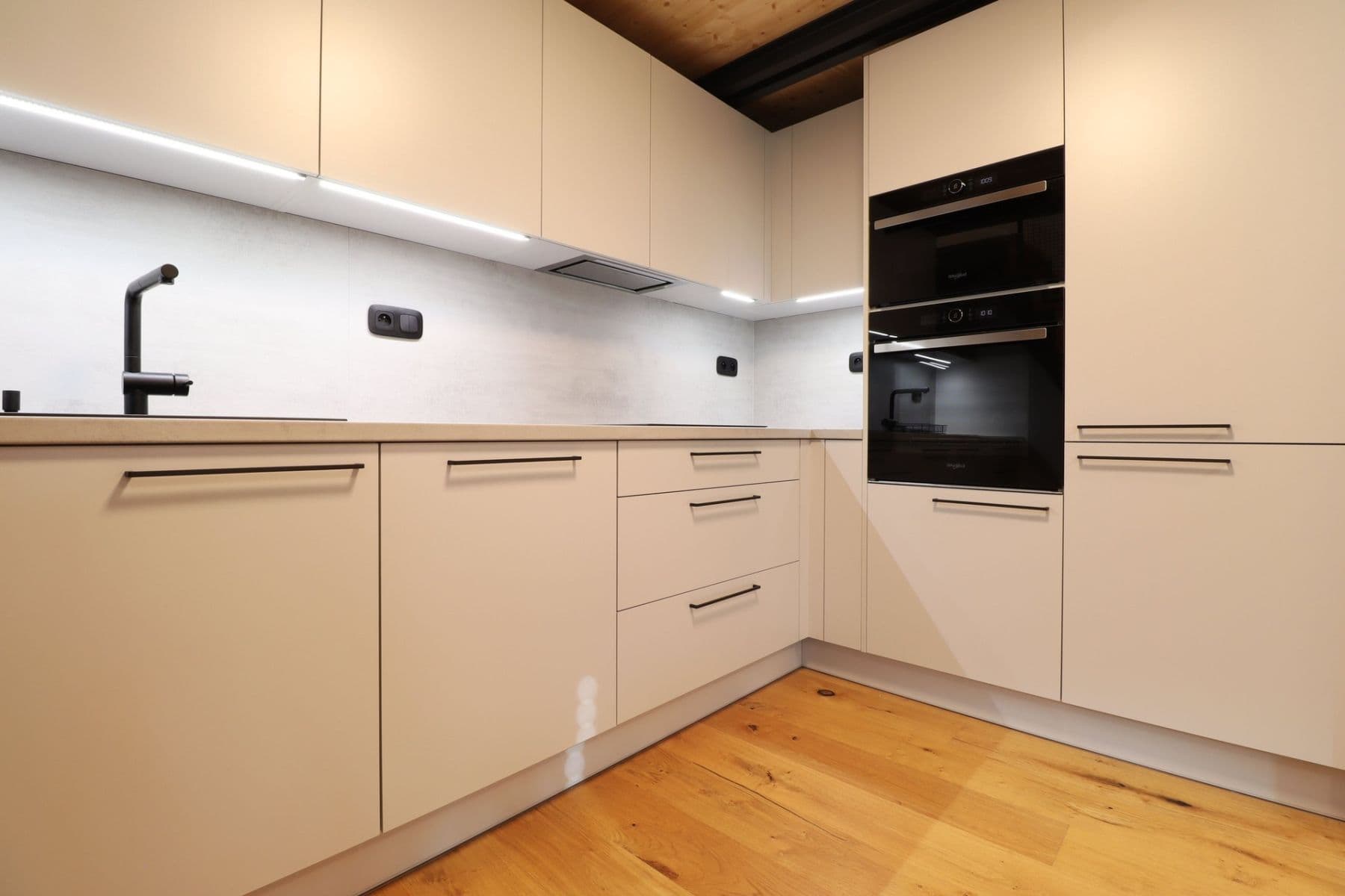 Prenájom bytu 2-izbový 55 m², Naskové, Praha, Praha Prenájom bytu 2-izbový 55 m², Naskové, Praha, Praha