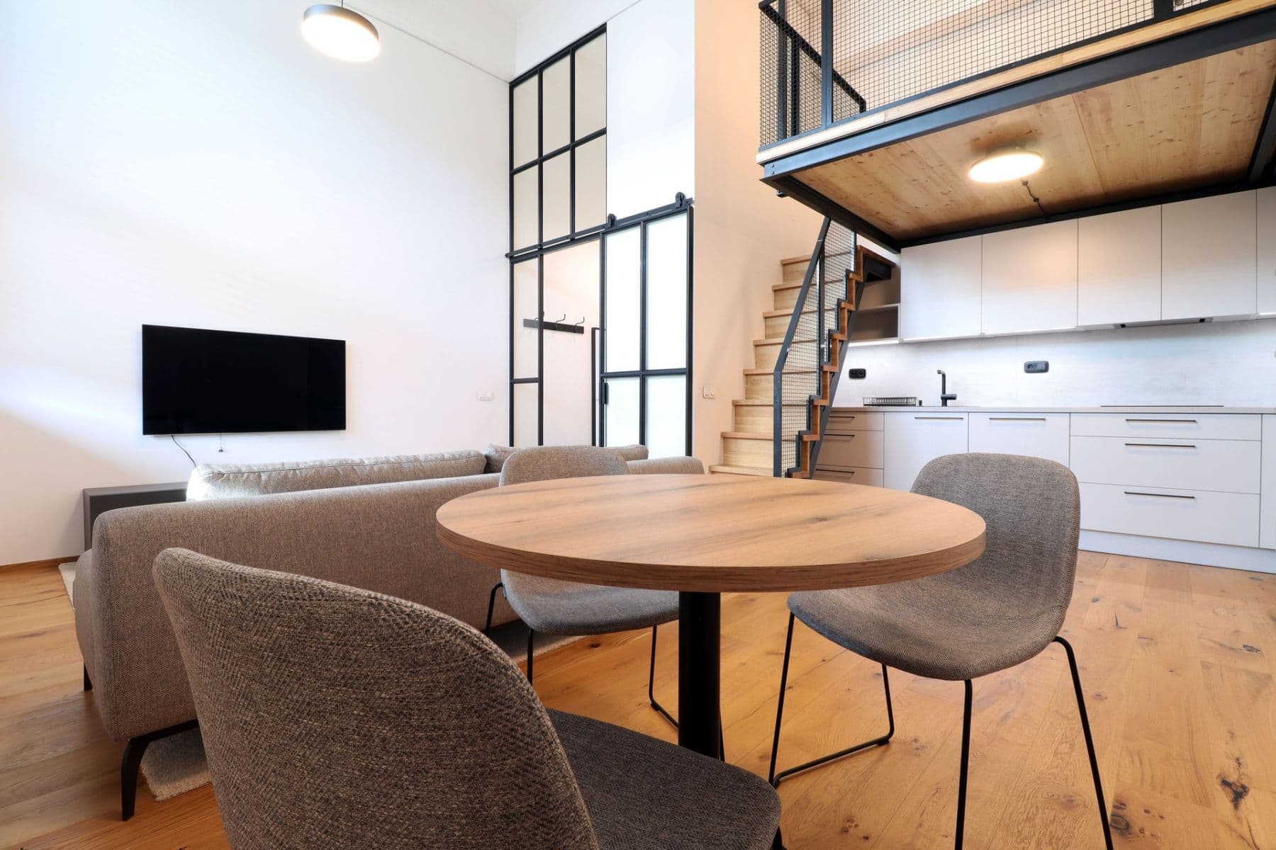Prenájom bytu 2-izbový 55 m², Naskové, Praha, Praha Prenájom bytu 2-izbový 55 m², Naskové, Praha, Praha