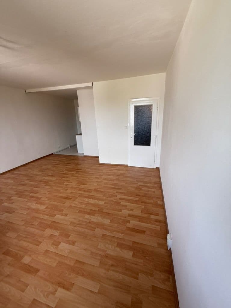 Prenájom bytu 1-izbový 32 m², Unčínská, Teplice, Ústecký kraj Prenájom bytu 1-izbový 32 m², Unčínská, Teplice, Ústecký kraj