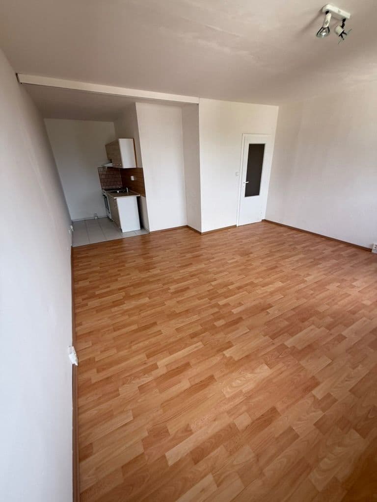 Prenájom bytu 1-izbový 32 m², Unčínská, Teplice, Ústecký kraj Prenájom bytu 1-izbový 32 m², Unčínská, Teplice, Ústecký kraj