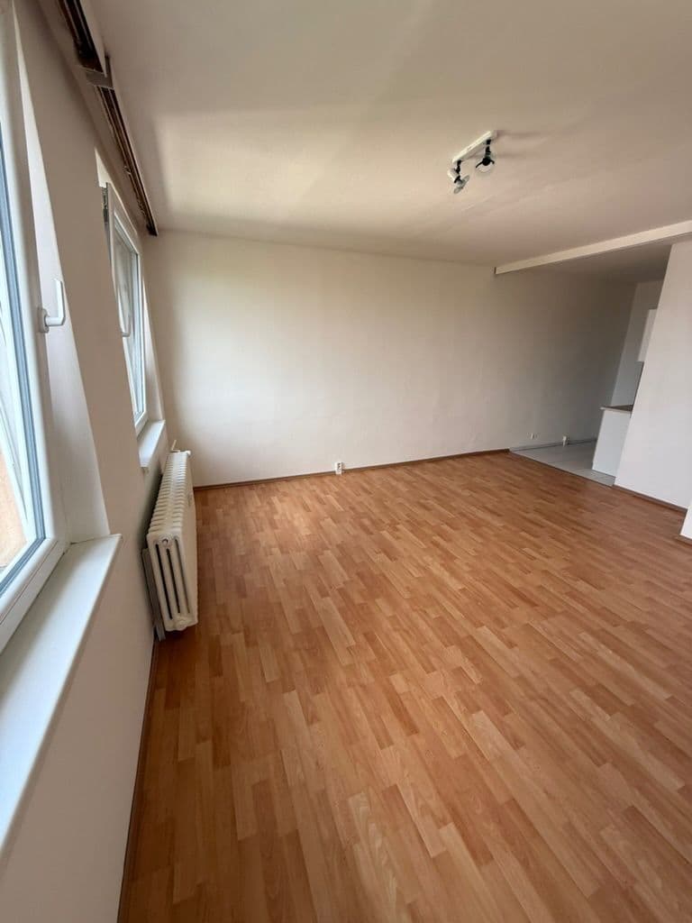 Prenájom bytu 1-izbový 32 m², Unčínská, Teplice, Ústecký kraj Prenájom bytu 1-izbový 32 m², Unčínská, Teplice, Ústecký kraj
