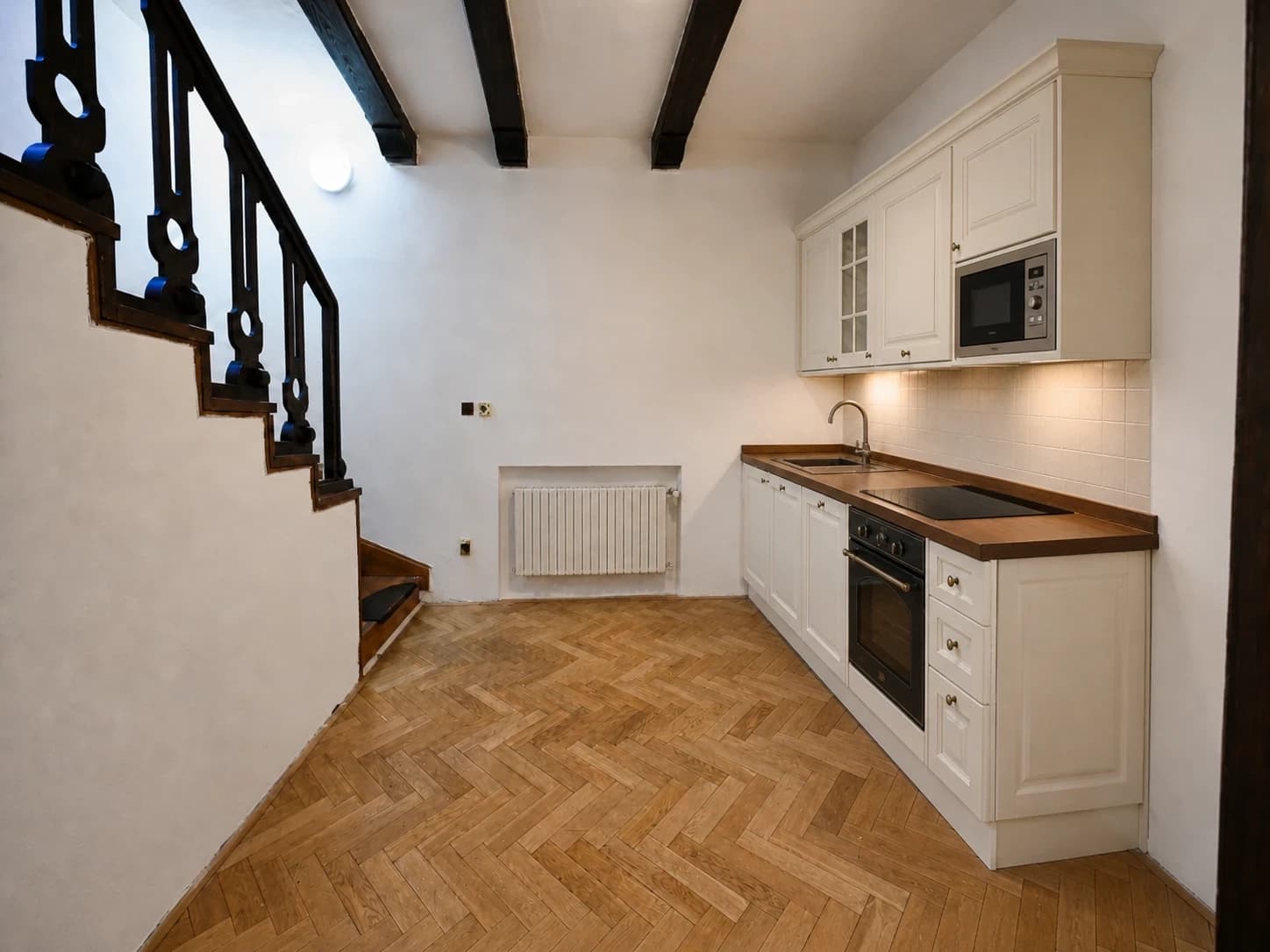 Prenájom domu 40 m², pozemek 2.000 m², Filmařská, Praha, Praha Prenájom domu 40 m², pozemek 2.000 m², Filmařská, Praha, Praha