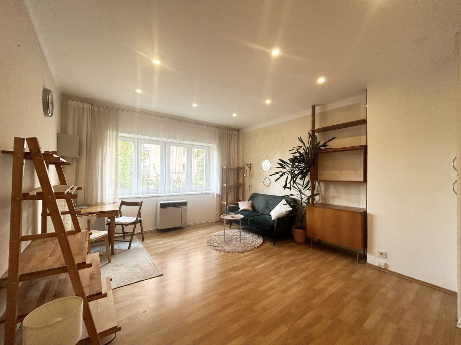 Prenájom bytu 2-izbový 47 m², Jihlavská, Praha, Praha Prenájom bytu 2-izbový 47 m², Jihlavská, Praha, Praha