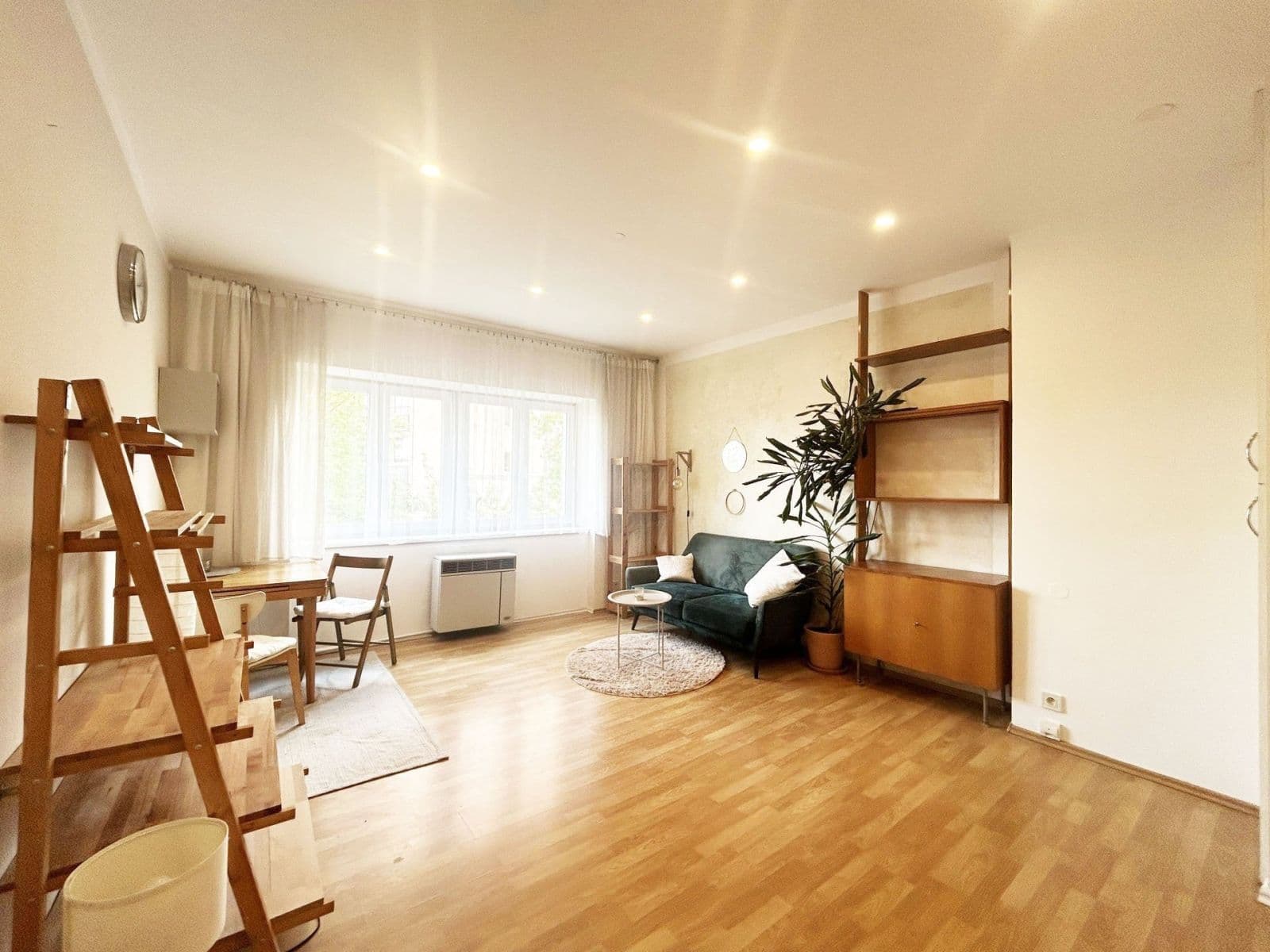 Prenájom bytu 2-izbový 47 m², Jihlavská, Praha, Praha Prenájom bytu 2-izbový 47 m², Jihlavská, Praha, Praha