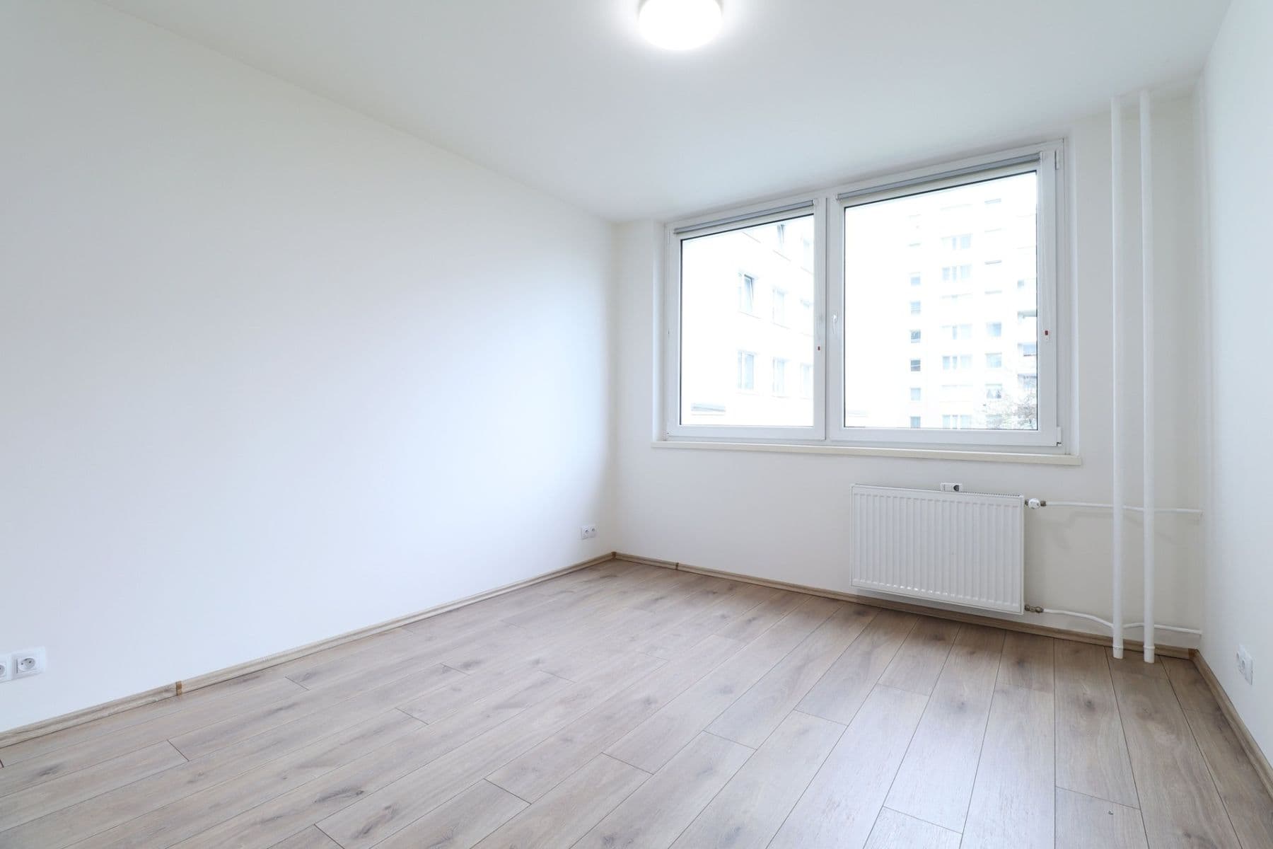 Prenájom bytu 3-izbový 76 m², Ostromečská, Praha, Praha Prenájom bytu 3-izbový 76 m², Ostromečská, Praha, Praha