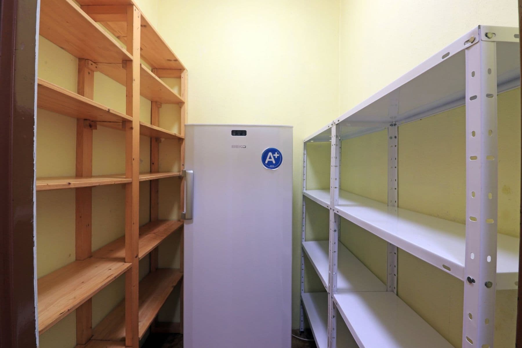 Prenájom bytu 3-izbový 70 m², Plynárenská, Slaný, Středočeský kraj Prenájom bytu 3-izbový 70 m², Plynárenská, Slaný, Středočeský kraj