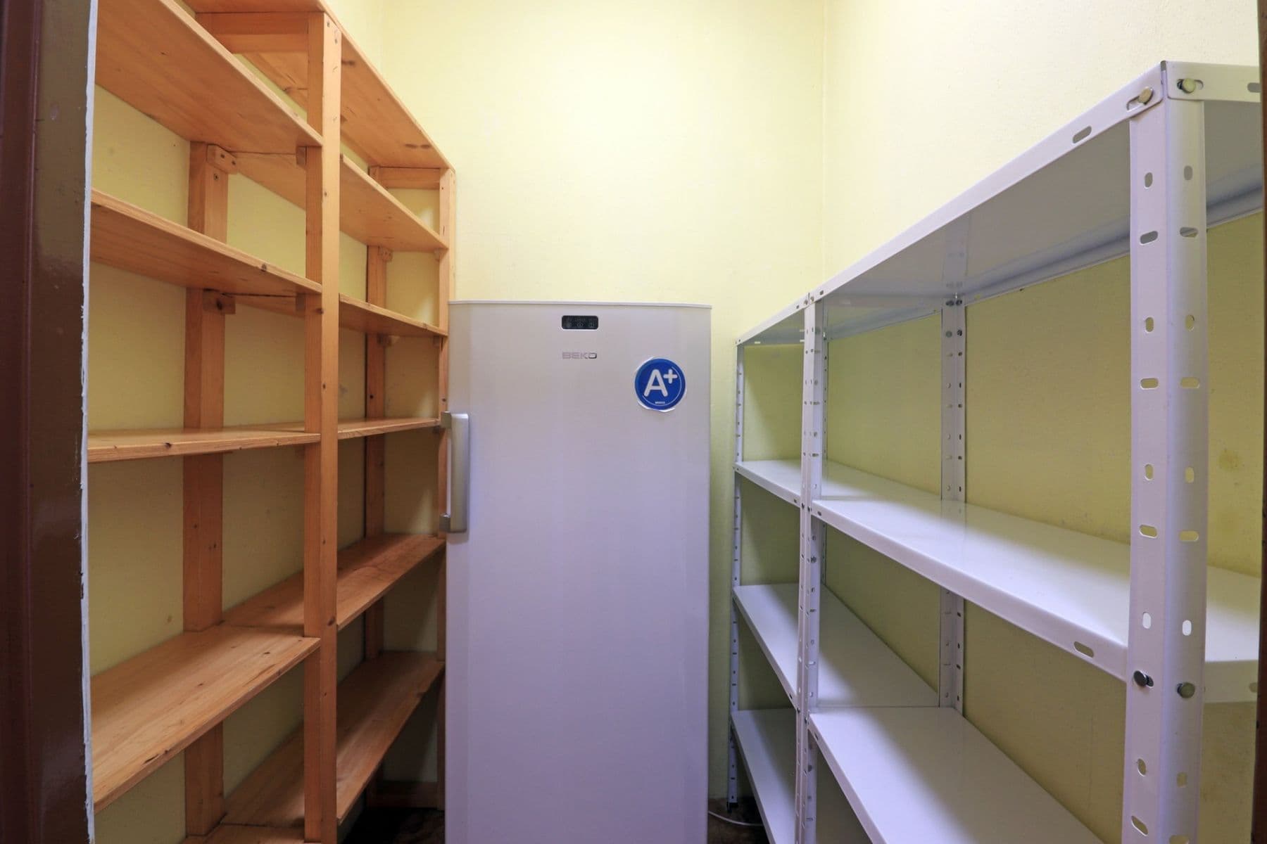 Prenájom bytu 3-izbový 70 m², Plynárenská, Slaný, Středočeský kraj Prenájom bytu 3-izbový 70 m², Plynárenská, Slaný, Středočeský kraj