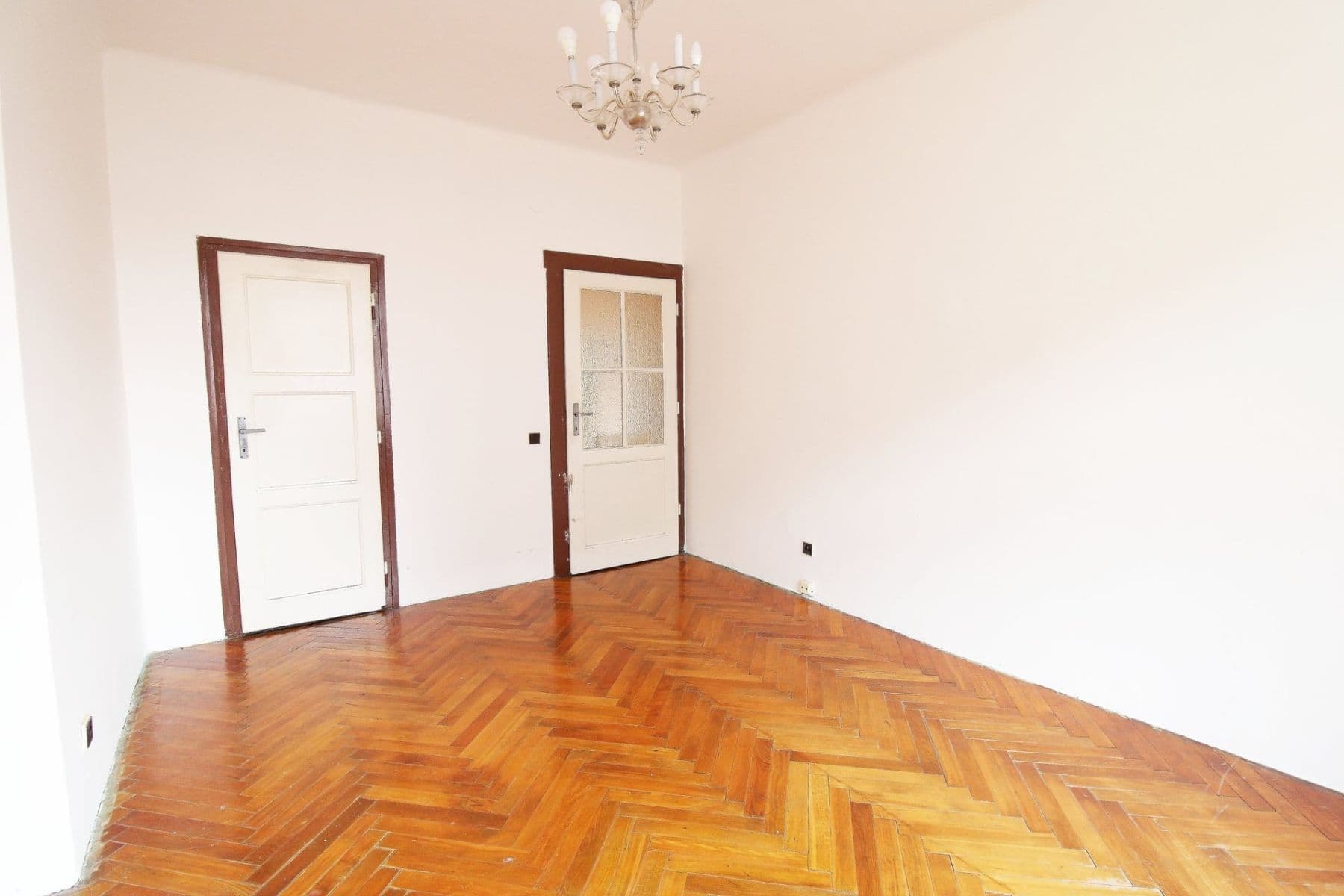 Prenájom bytu 1-izbový 41 m², Ruská, Praha, Praha Prenájom bytu 1-izbový 41 m², Ruská, Praha, Praha