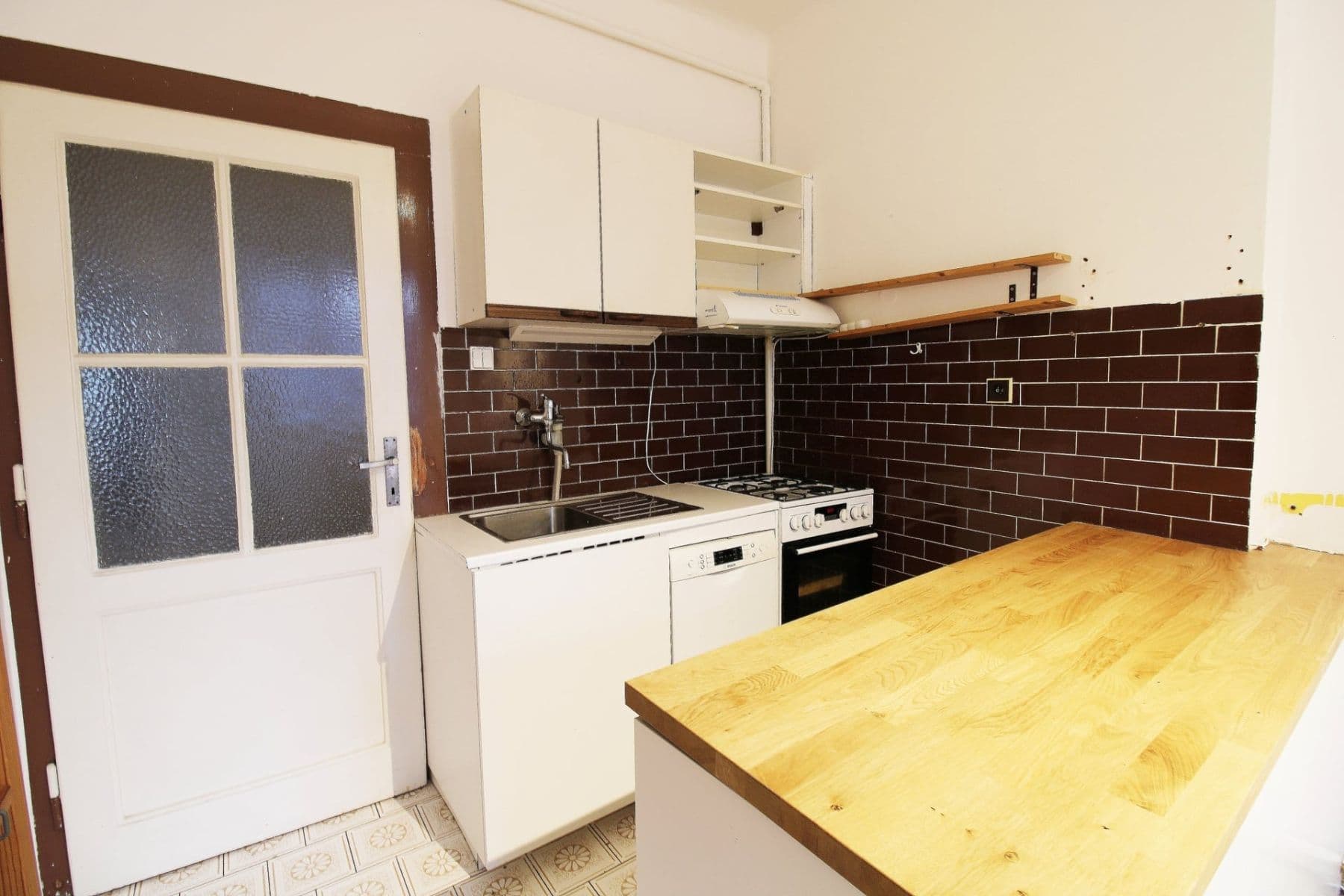 Prenájom bytu 1-izbový 41 m², Ruská, Praha, Praha Prenájom bytu 1-izbový 41 m², Ruská, Praha, Praha