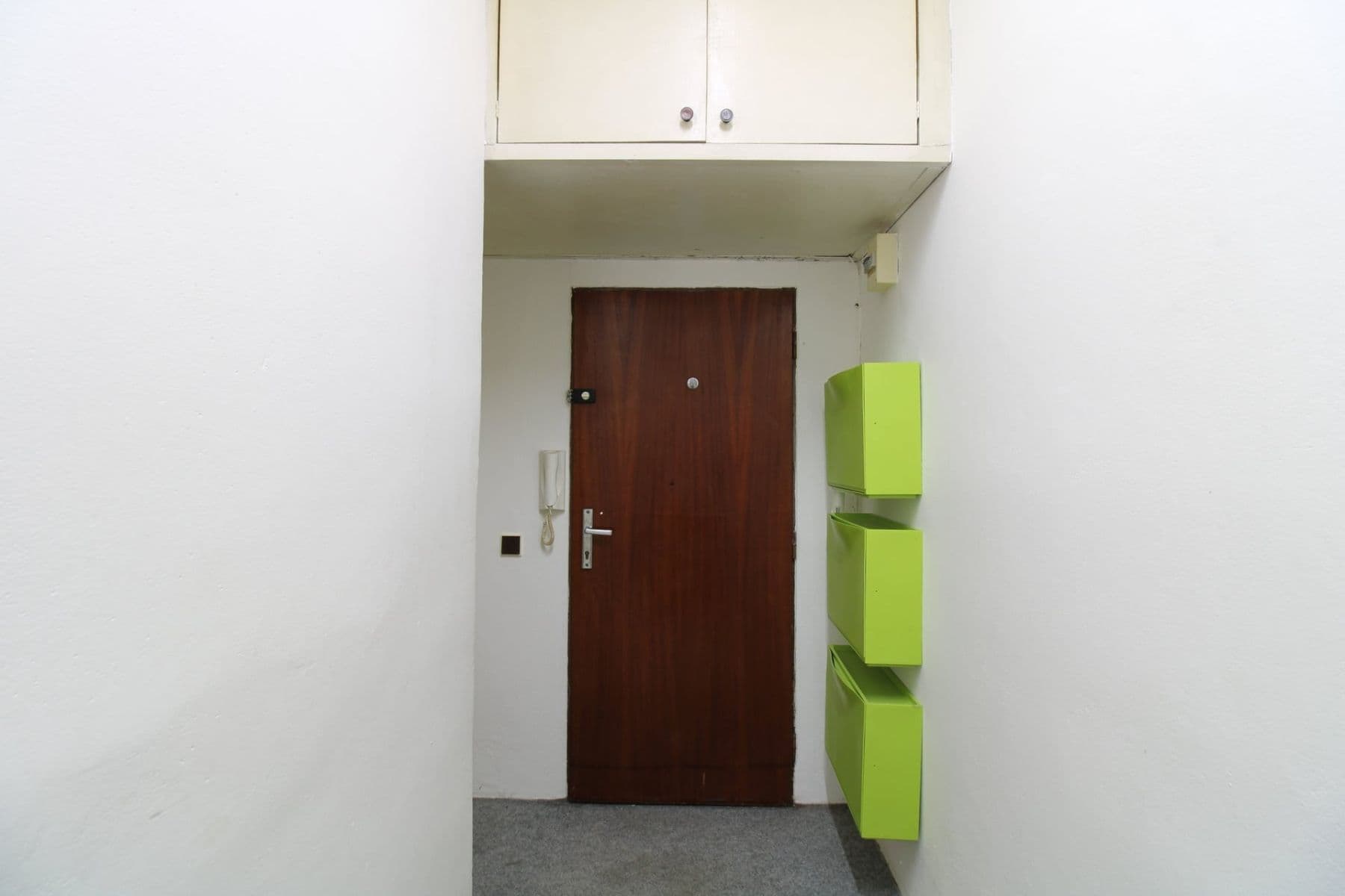 Prenájom bytu 1-izbový 41 m², Ruská, Praha, Praha Prenájom bytu 1-izbový 41 m², Ruská, Praha, Praha