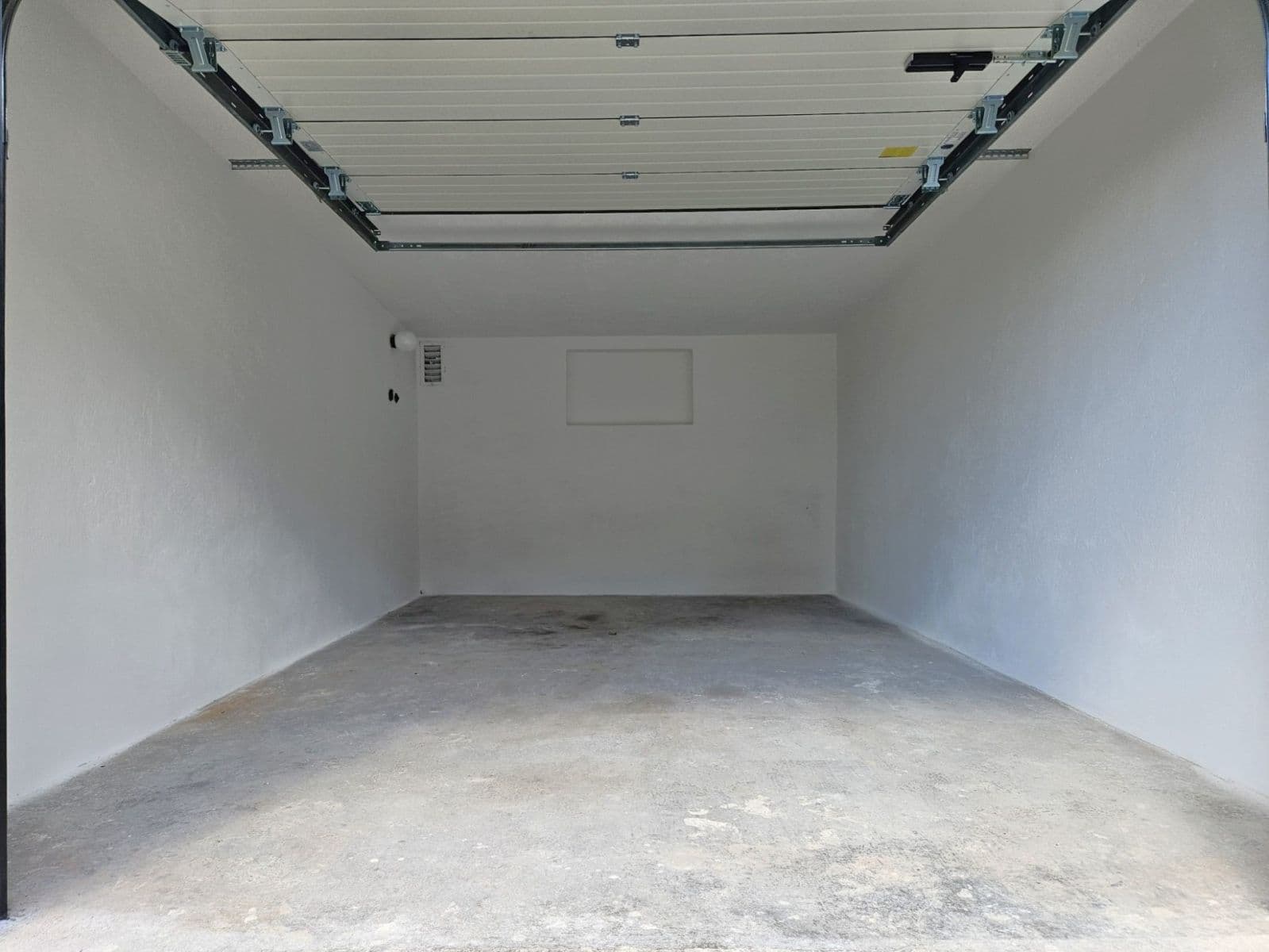 Predaj garáže 22 m², Riedlova, Desná, Liberecký kraj Predaj garáže 22 m², Riedlova, Desná, Liberecký kraj