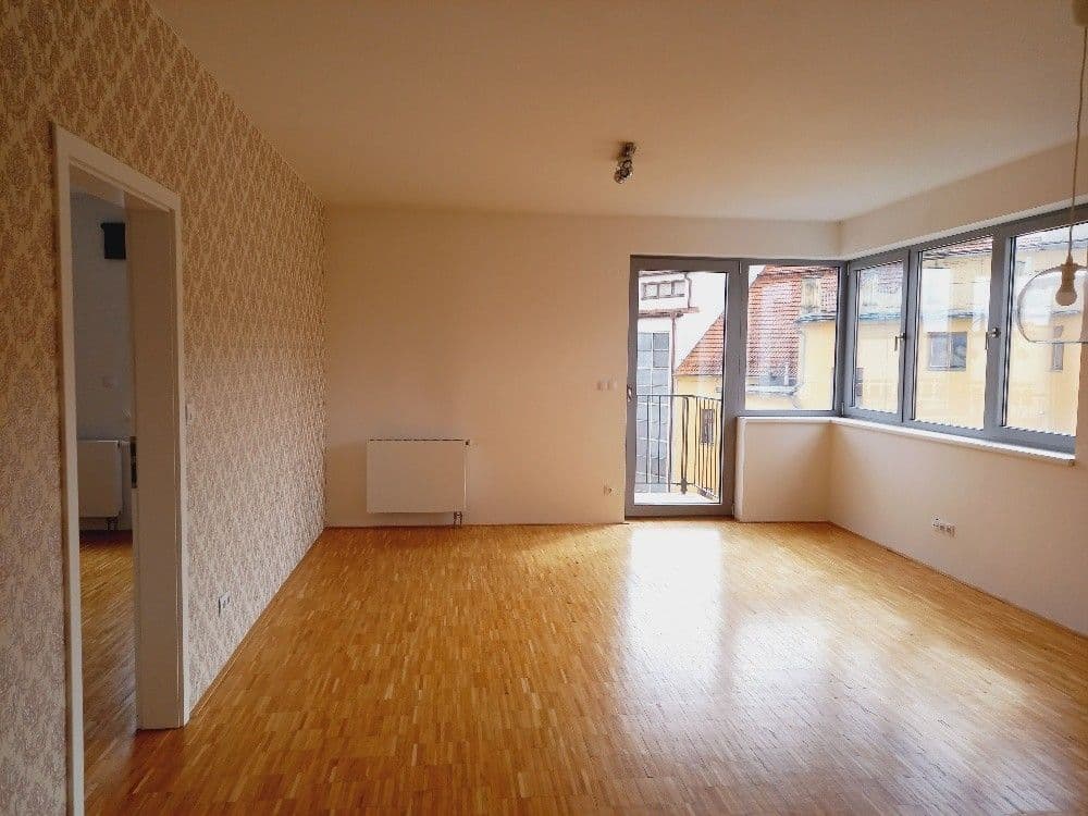 Prenájom bytu 2-izbový 65 m², Šafaříkovy sady, Plzeň, Plzeňský kraj Prenájom bytu 2-izbový 65 m², Šafaříkovy sady, Plzeň, Plzeňský kraj