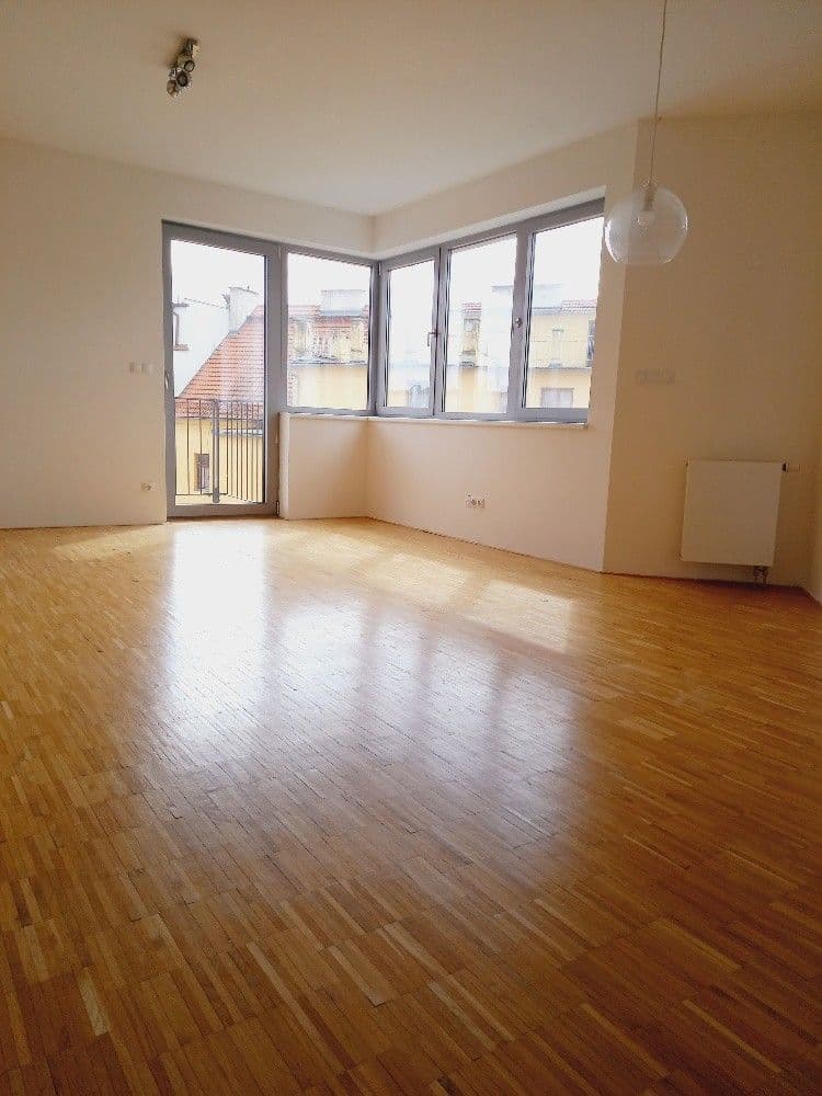 Prenájom bytu 2-izbový 65 m², Šafaříkovy sady, Plzeň, Plzeňský kraj Prenájom bytu 2-izbový 65 m², Šafaříkovy sady, Plzeň, Plzeňský kraj