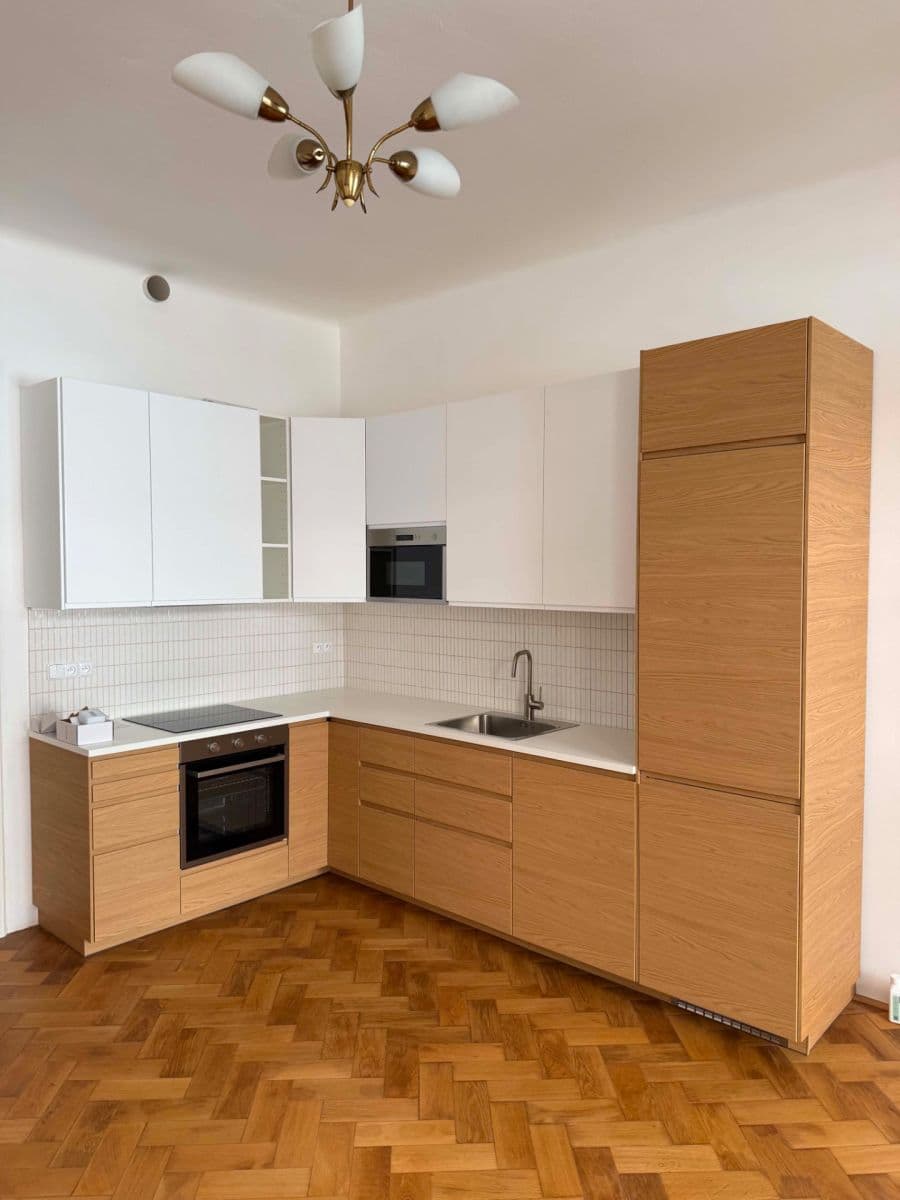 Prenájom bytu 4-izbový 85 m², Záhořanského, Praha, Praha Prenájom bytu 4-izbový 85 m², Záhořanského, Praha, Praha