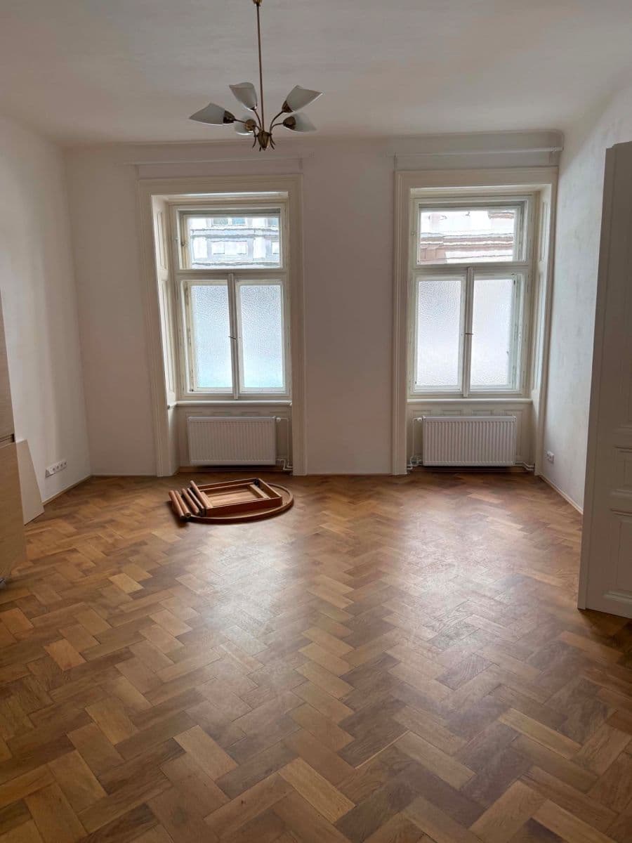 Prenájom bytu 4-izbový 85 m², Záhořanského, Praha, Praha Prenájom bytu 4-izbový 85 m², Záhořanského, Praha, Praha